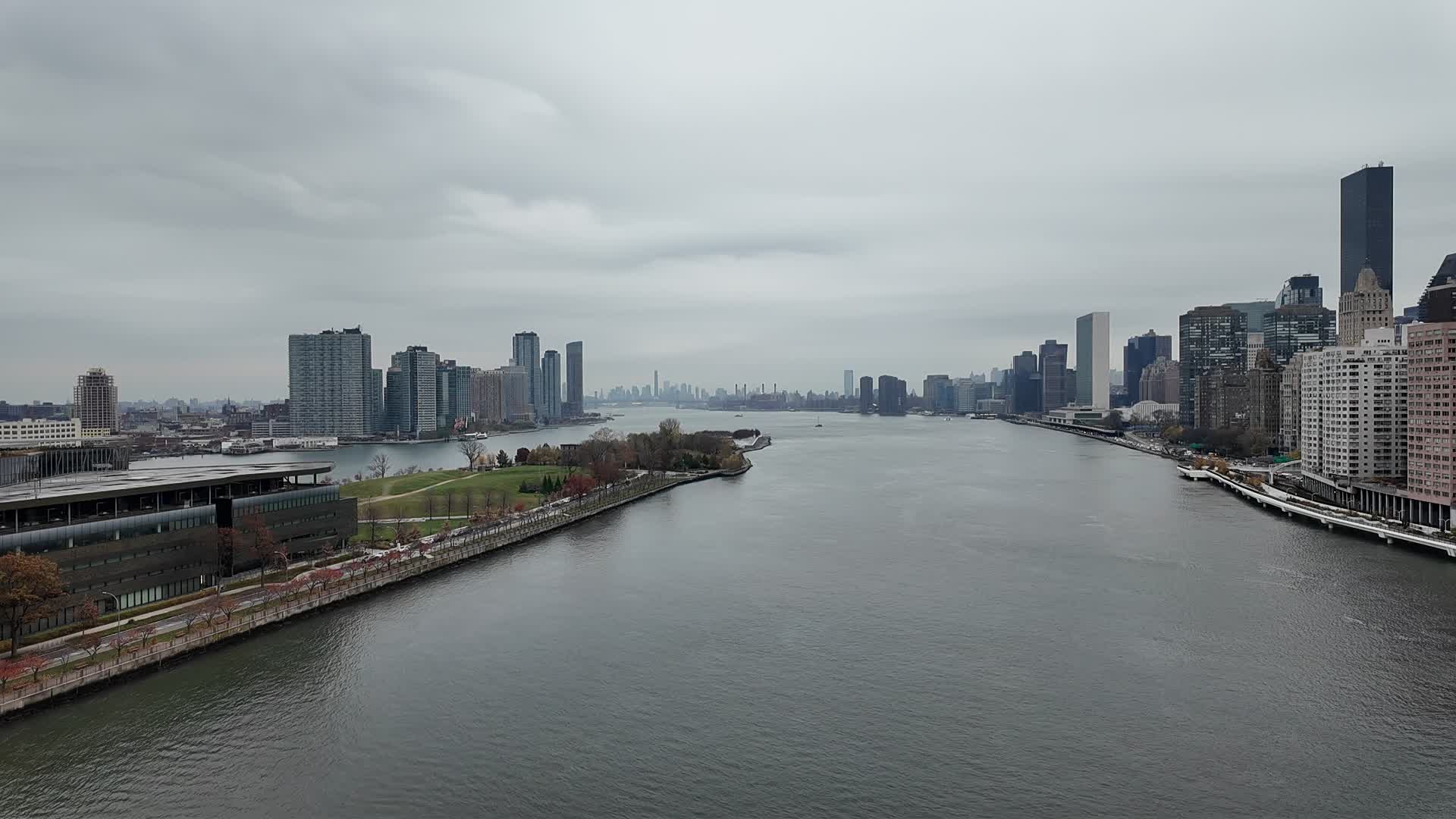 The East River from the 59th Street Bridge