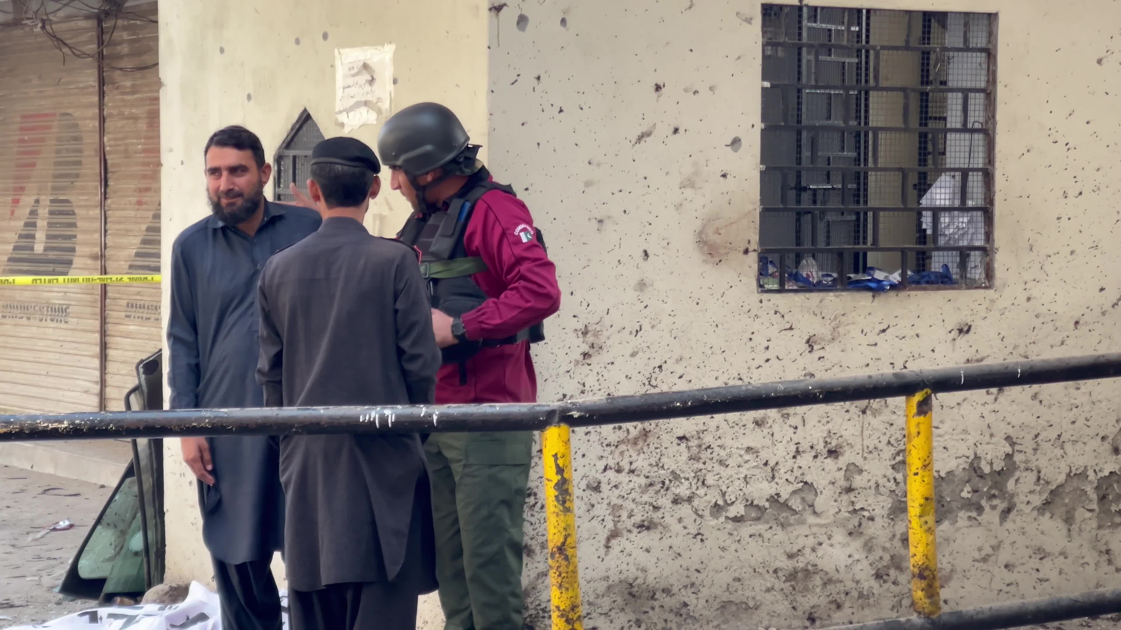 Several killed after militant attack on Pakistan paramilitary headquarters
