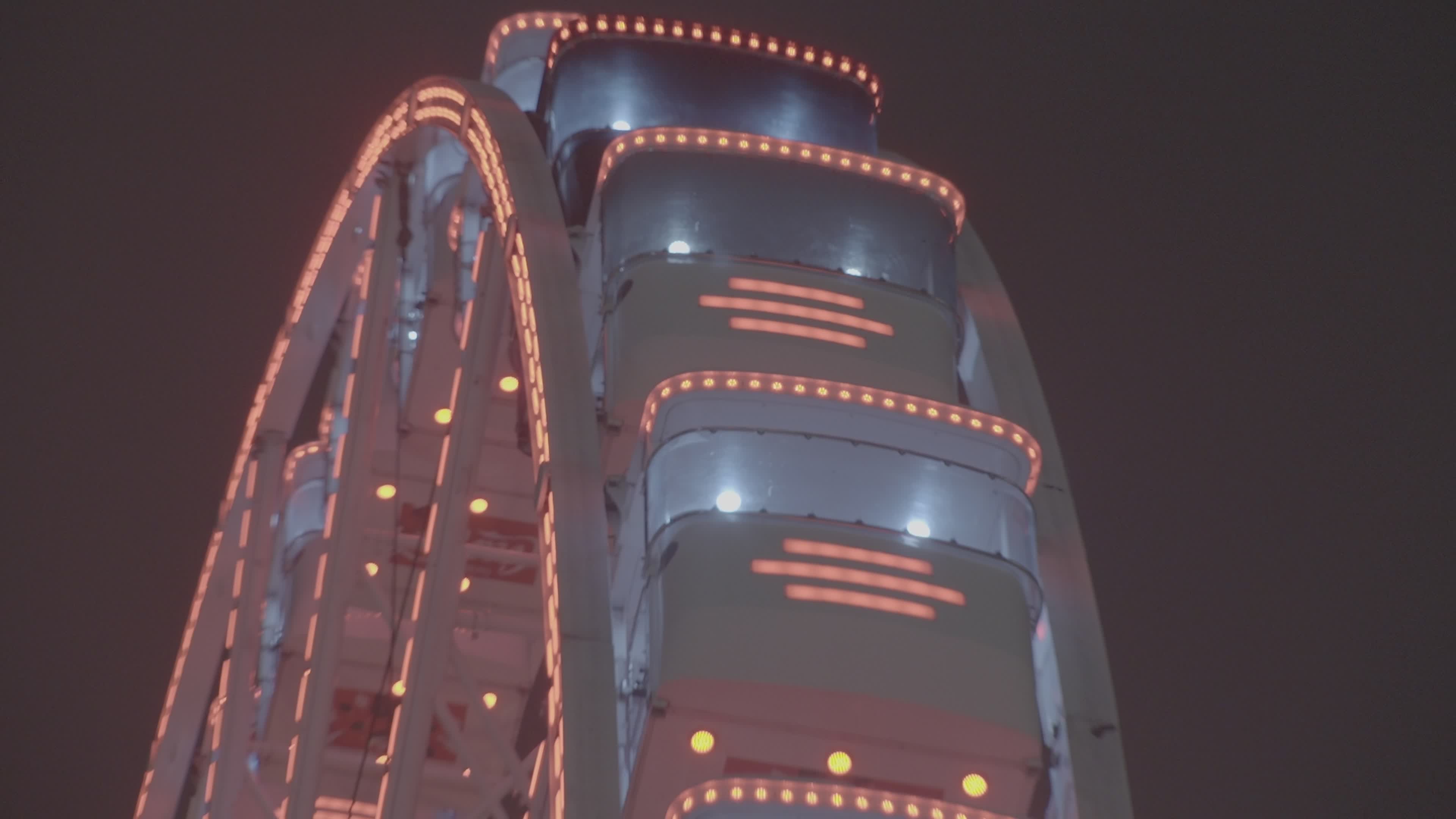 First ever Warsaw Christmas market in city center