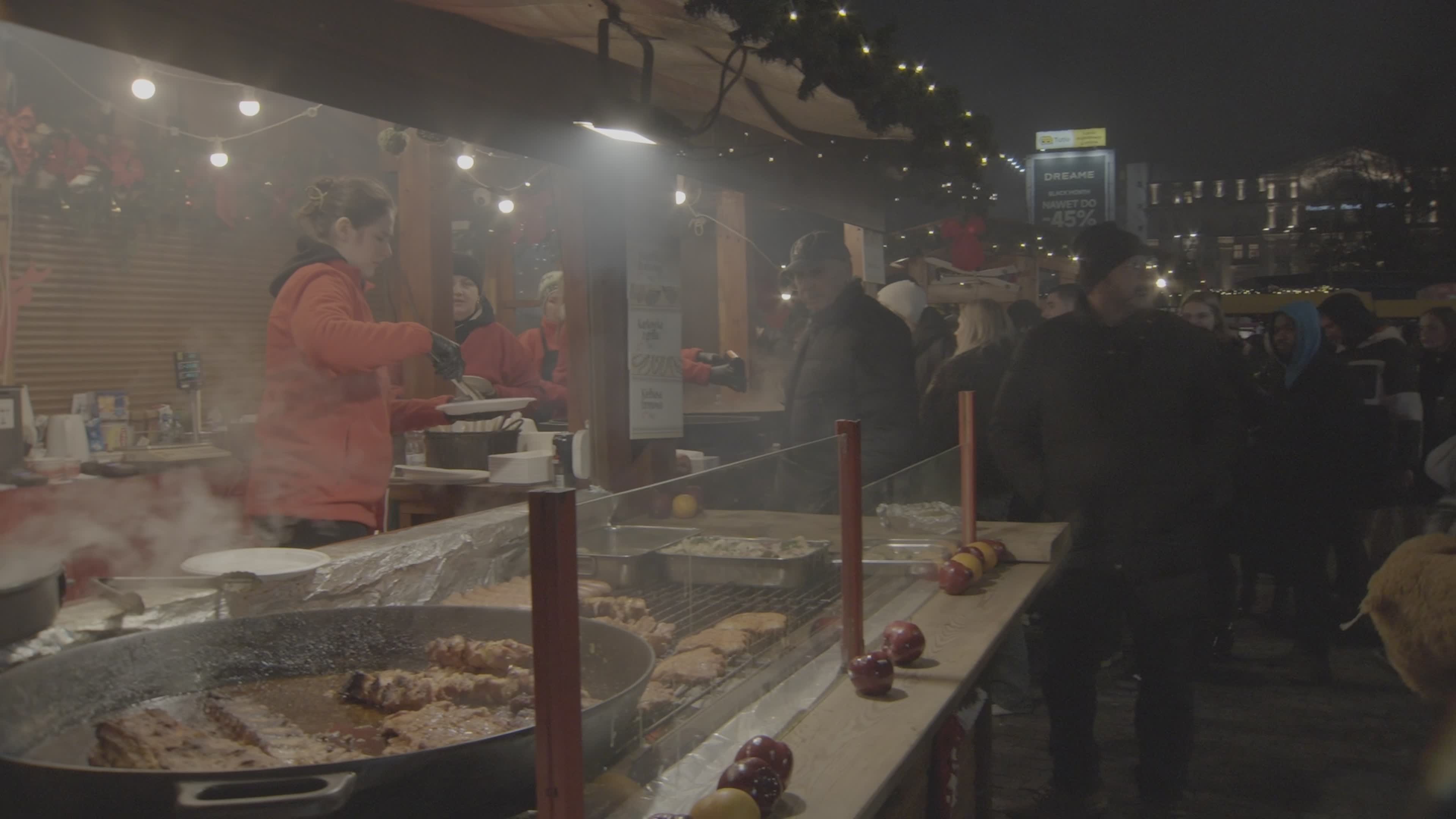 First ever Warsaw Christmas market in city center