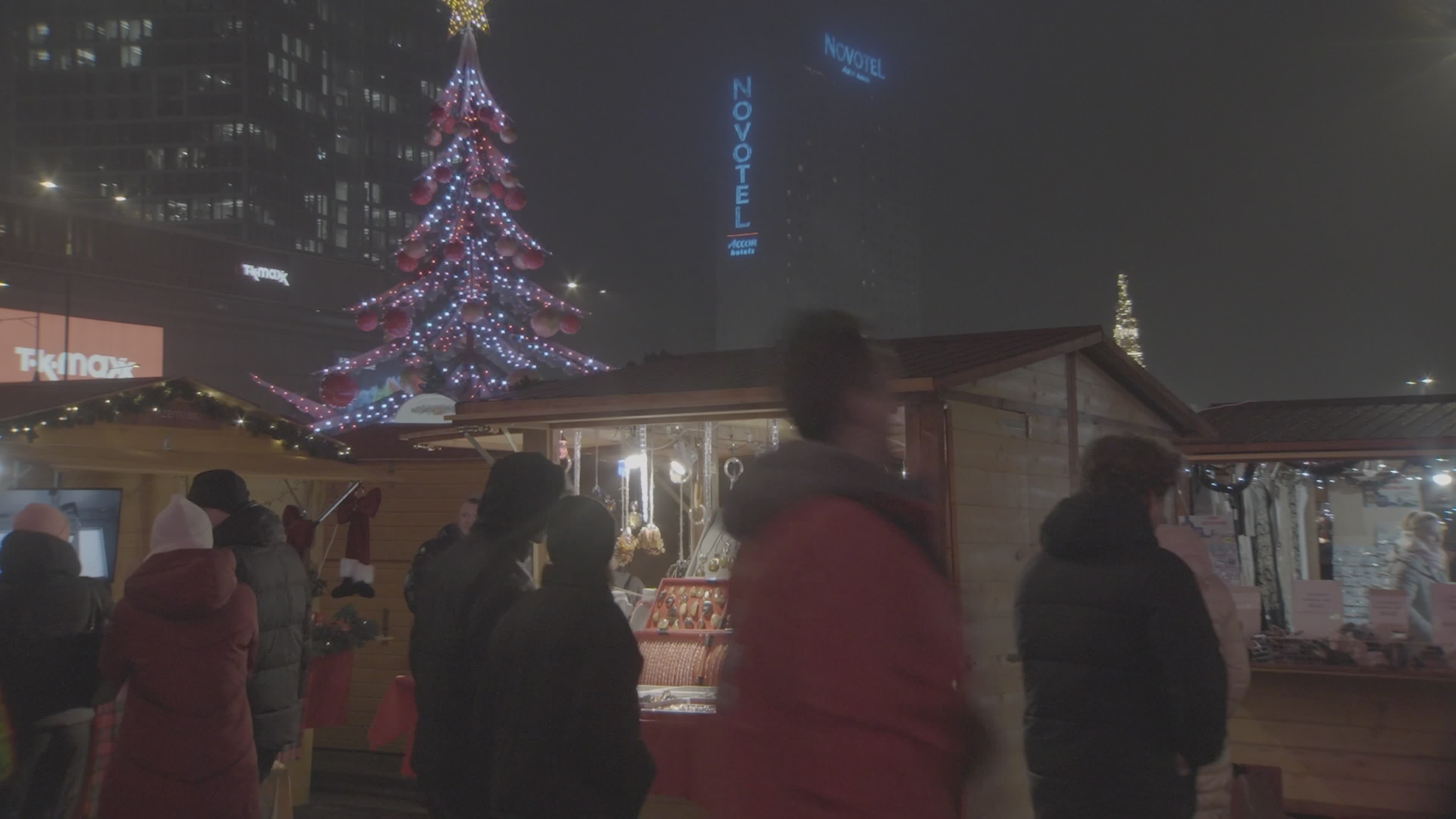 First ever Warsaw Christmas market in city center