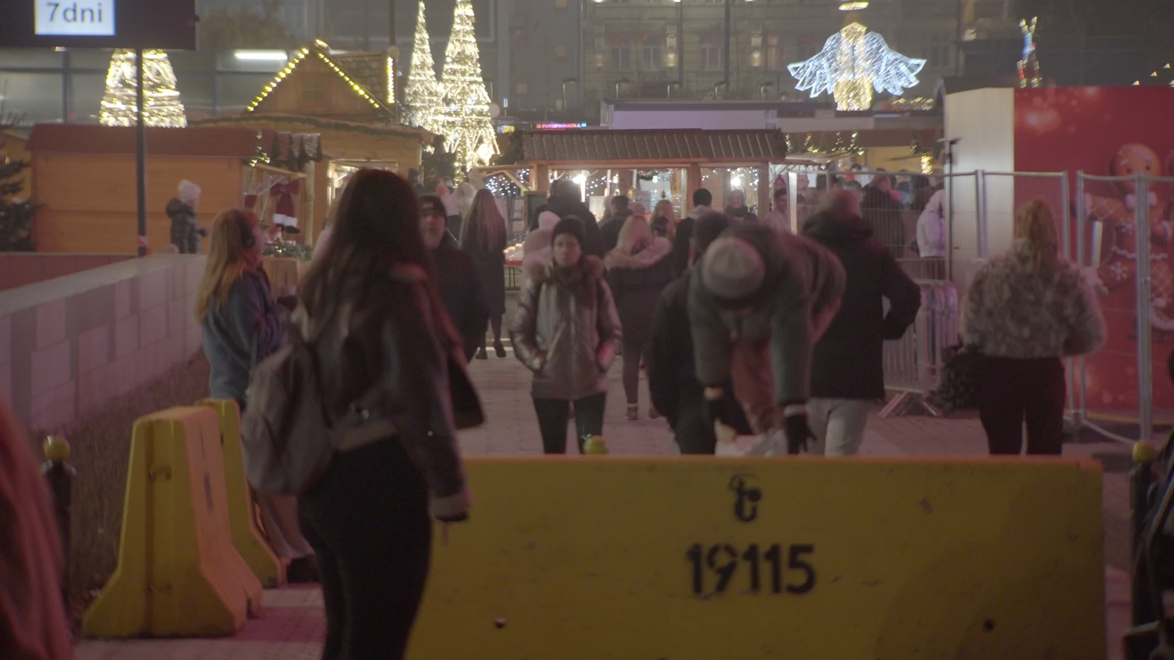 First ever Warsaw Christmas market in city center