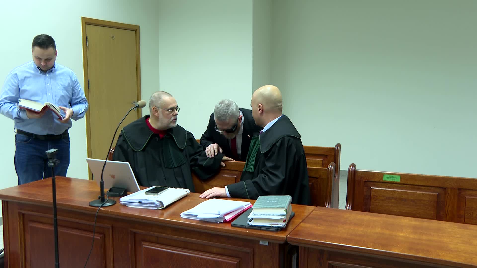 POLAND: Trial of MEP, G.Braun over antisemitic incidents