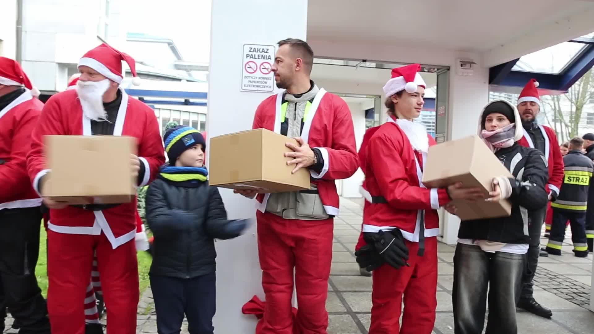 Santa Motorcyclists fundrise for children in Krakow, Poland 