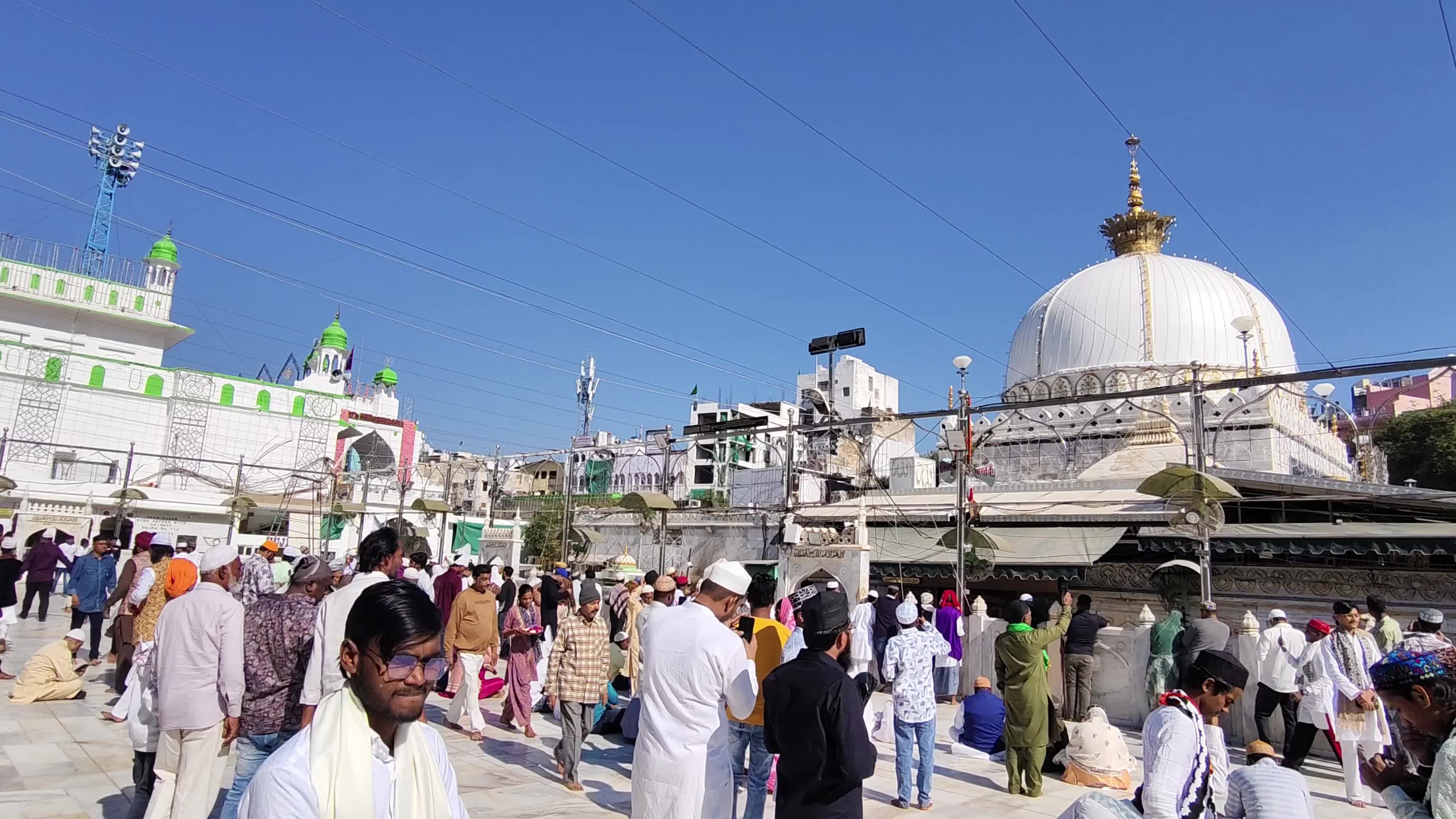 Indian Muslim Sufi devotees take part in Urs festival at the shrine of Sufi saint Khwaja Moinuddin Chishti in Ajmer