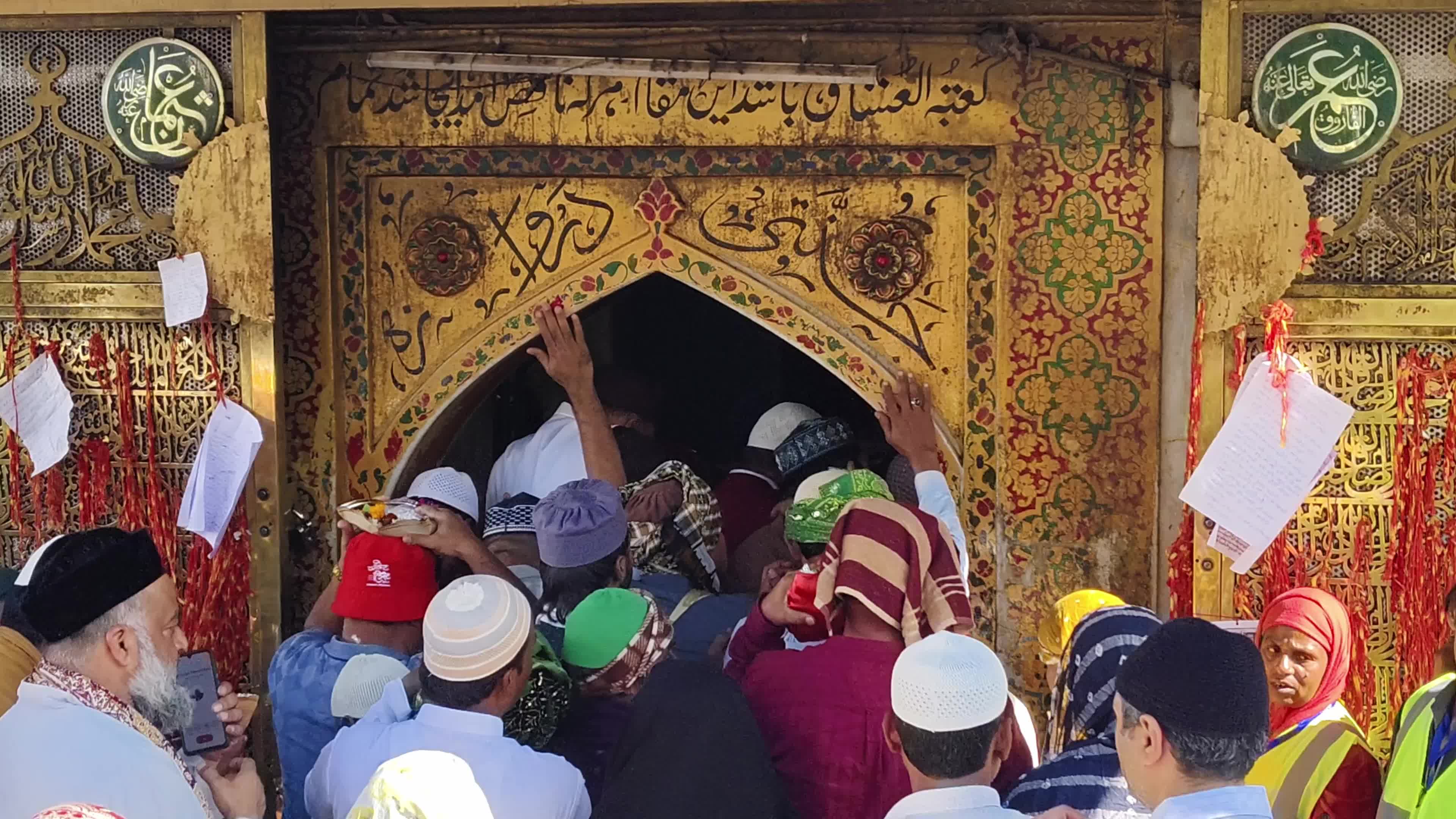 Indian Muslim Sufi devotees take part in Urs festival at the shrine of Sufi saint Khwaja Moinuddin Chishti in Ajmer