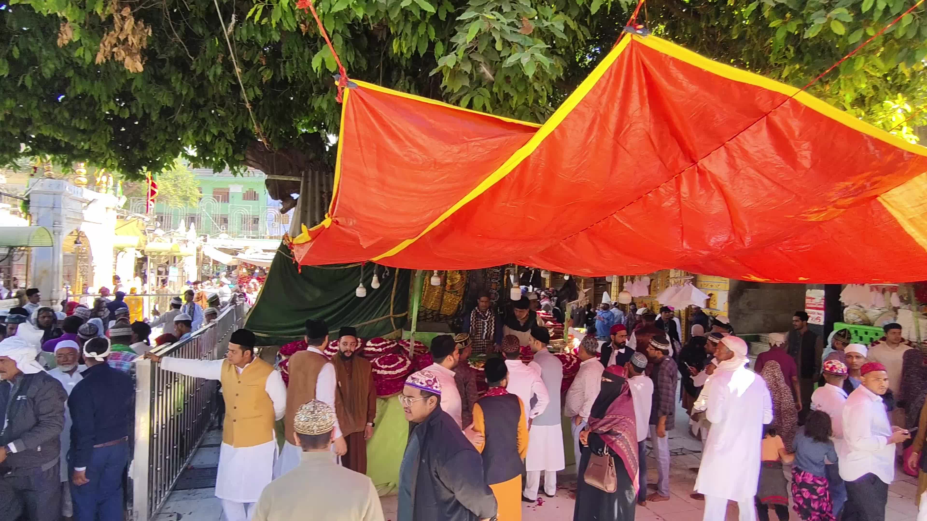 Indian Muslim Sufi devotees take part in Urs festival at the shrine of Sufi saint Khwaja Moinuddin Chishti in Ajmer
