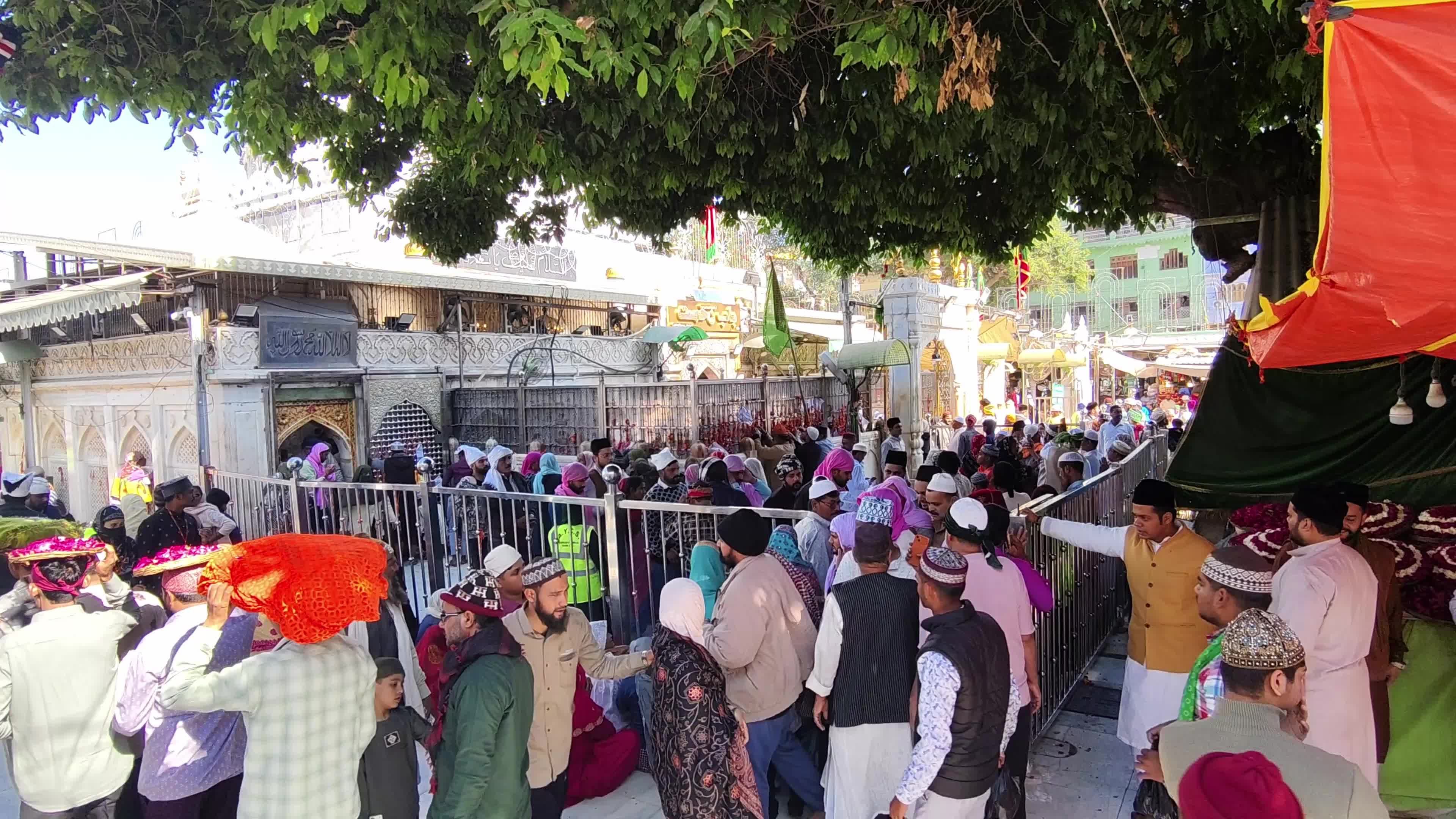 Indian Muslim Sufi devotees take part in Urs festival at the shrine of Sufi saint Khwaja Moinuddin Chishti in Ajmer