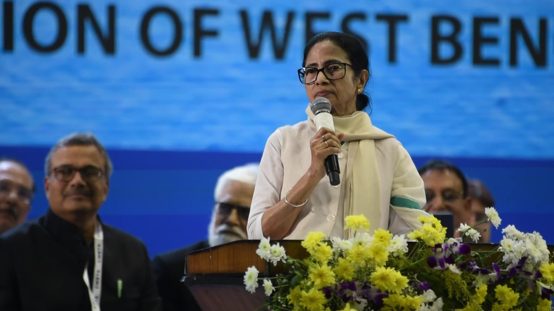 Mamata Banerjee Addresses Over 12,000 Traders at Byabasayi Sammelan Ahead of Bengal Business Conclave