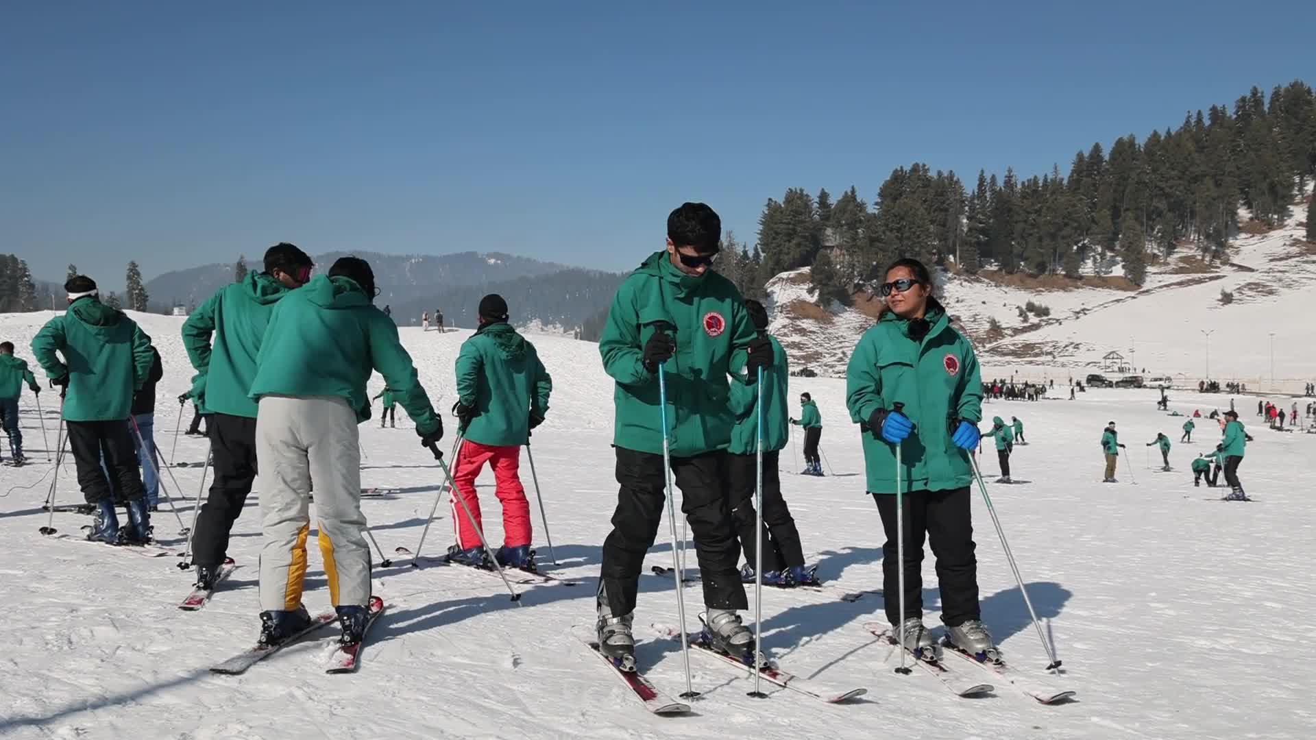 Tourists Return to Gulmarg After Pahalgam Attack, Kashmir Gears Up for New Year