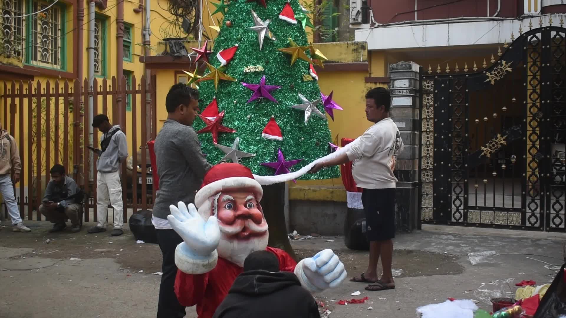 Christmas preparations in Kolkata, India