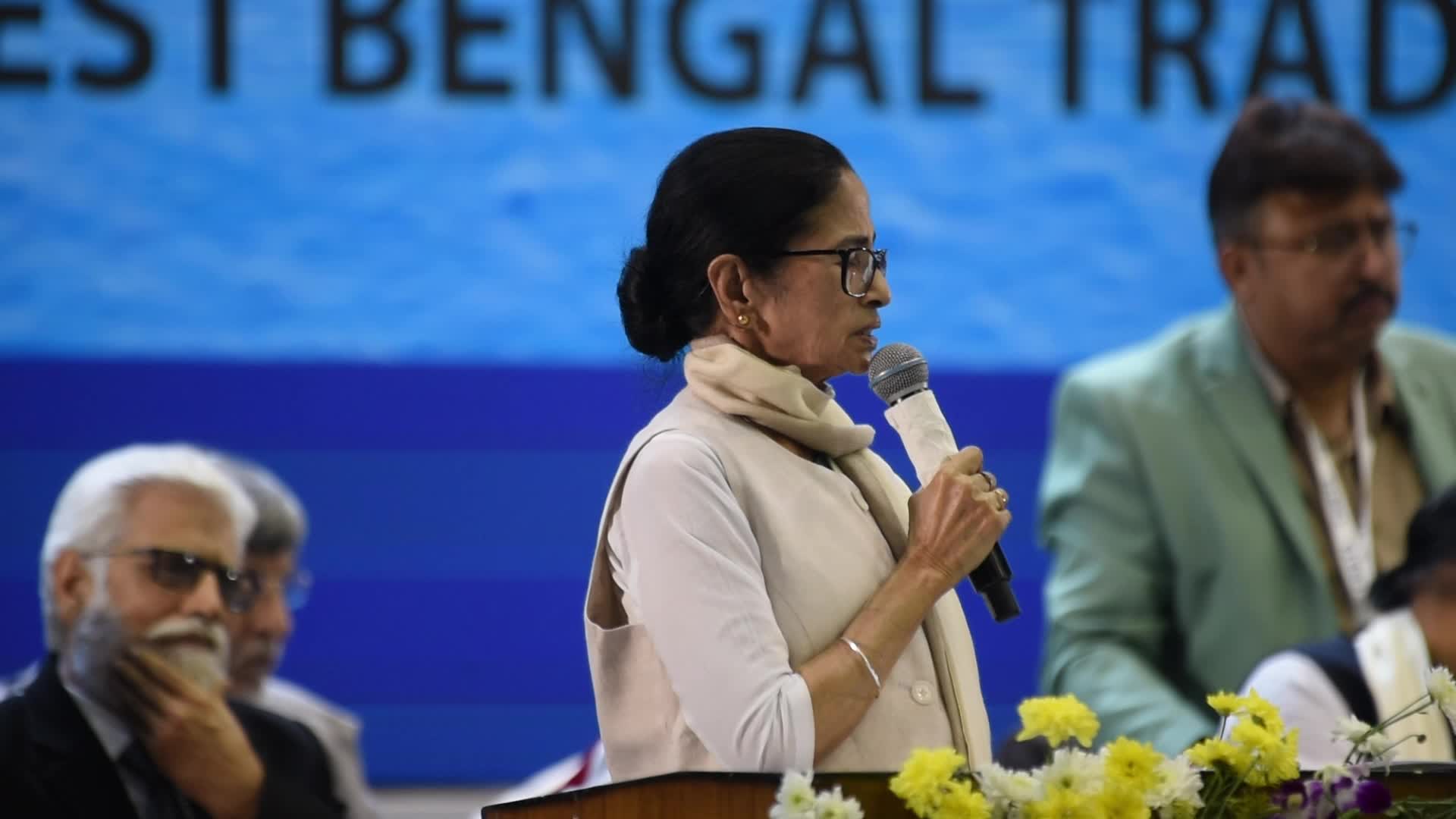 Mamata Banerjee Addresses Over 12,000 Traders at Byabasayi Sammelan Ahead of Bengal Business Conclave