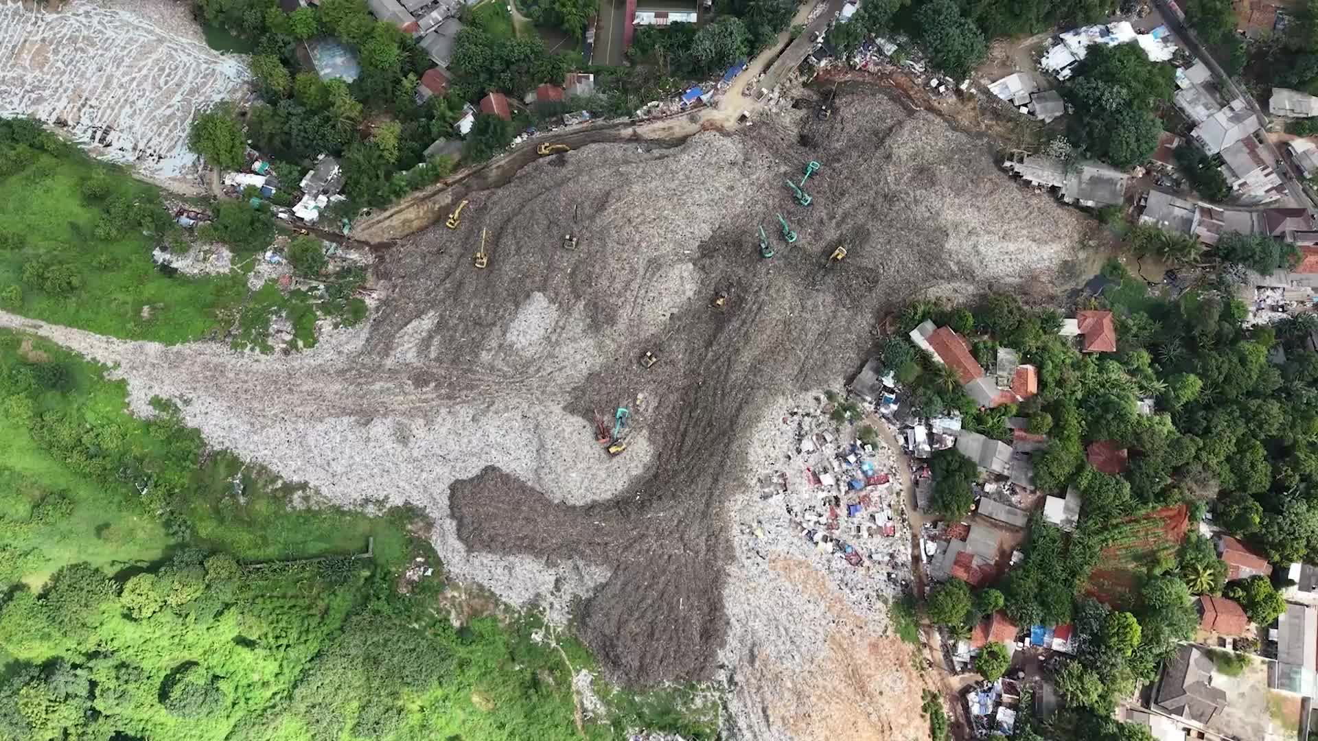 Pile of garbages hit Indonesia