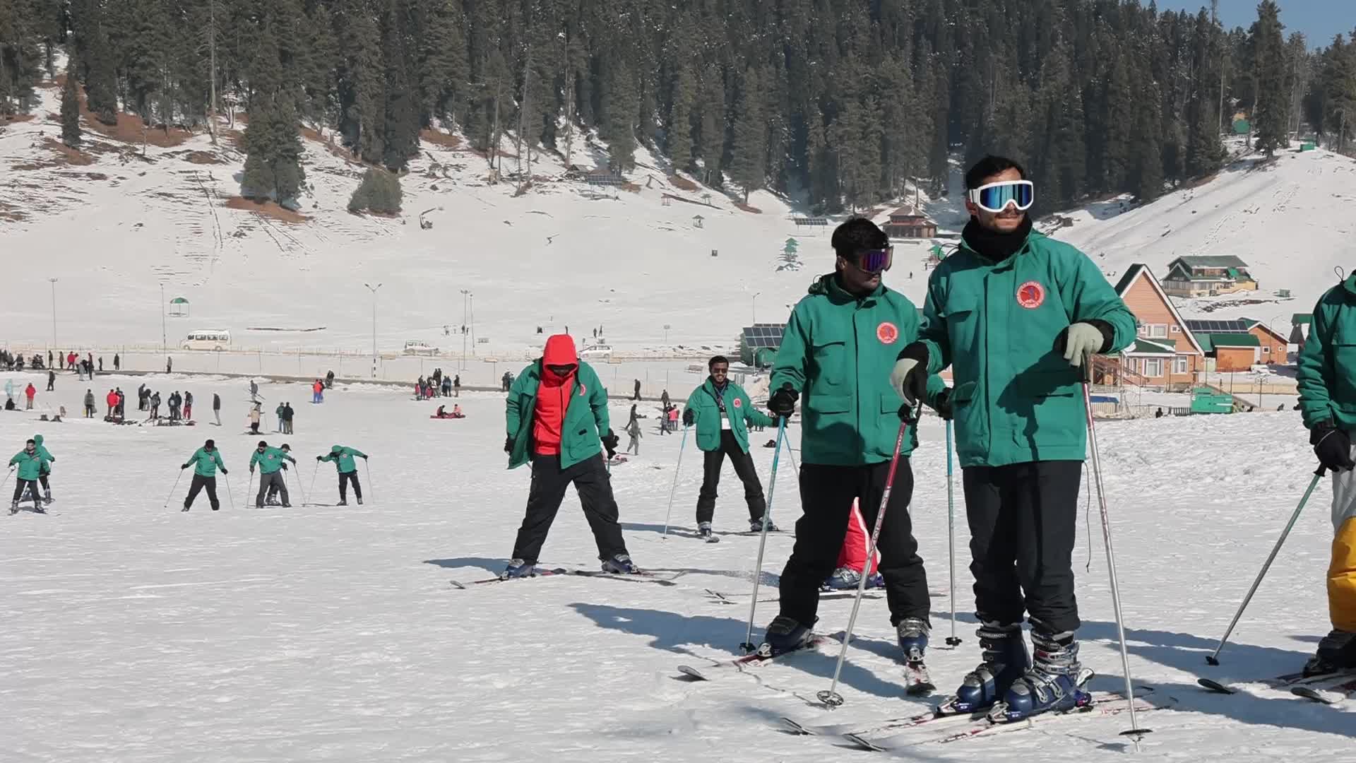 Tourists Return to Gulmarg After Pahalgam Attack, Kashmir Gears Up for New Year