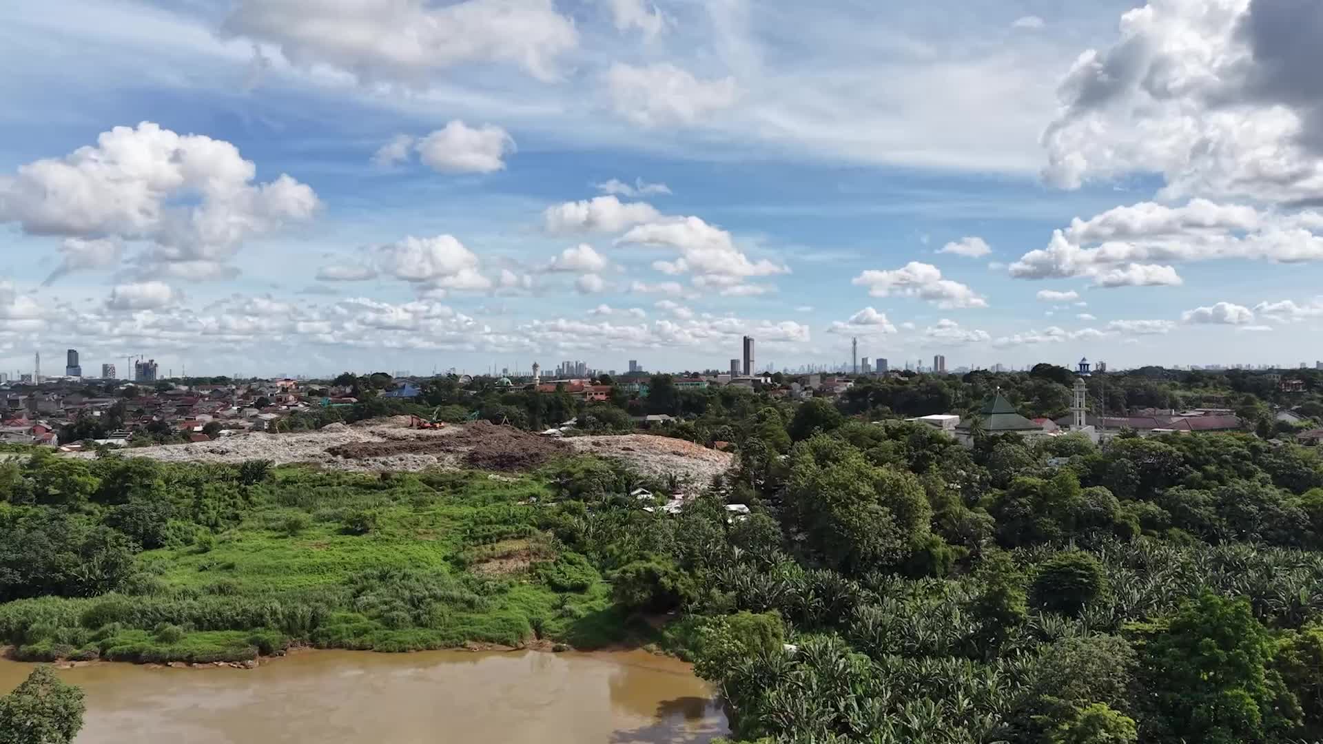 Pile of garbages hit Indonesia