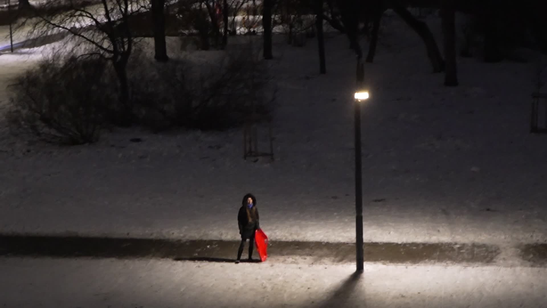 Snow alert marks new year in Poland