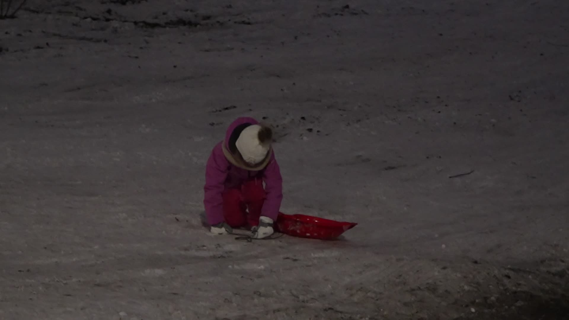 Snow alert marks new year in Poland