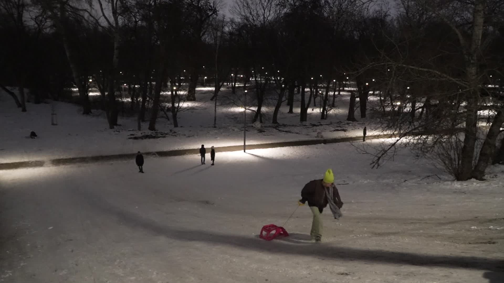 Snow alert marks new year in Poland