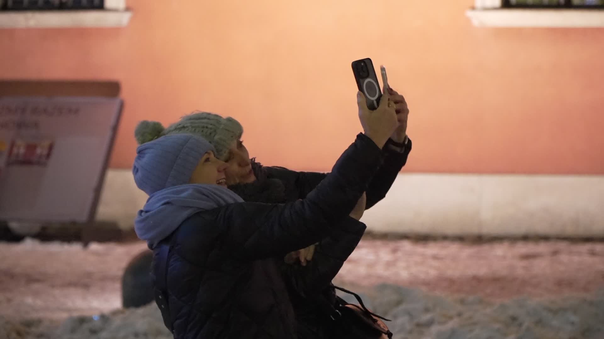 Snow alert marks new year in Poland