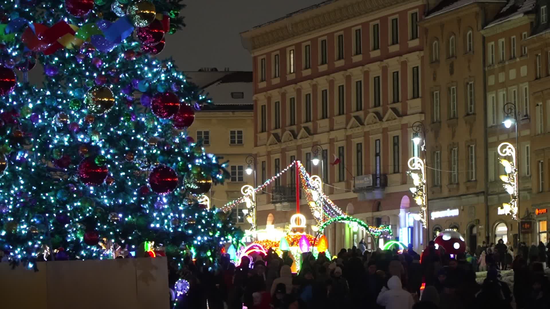 Snow alert marks new year in Poland