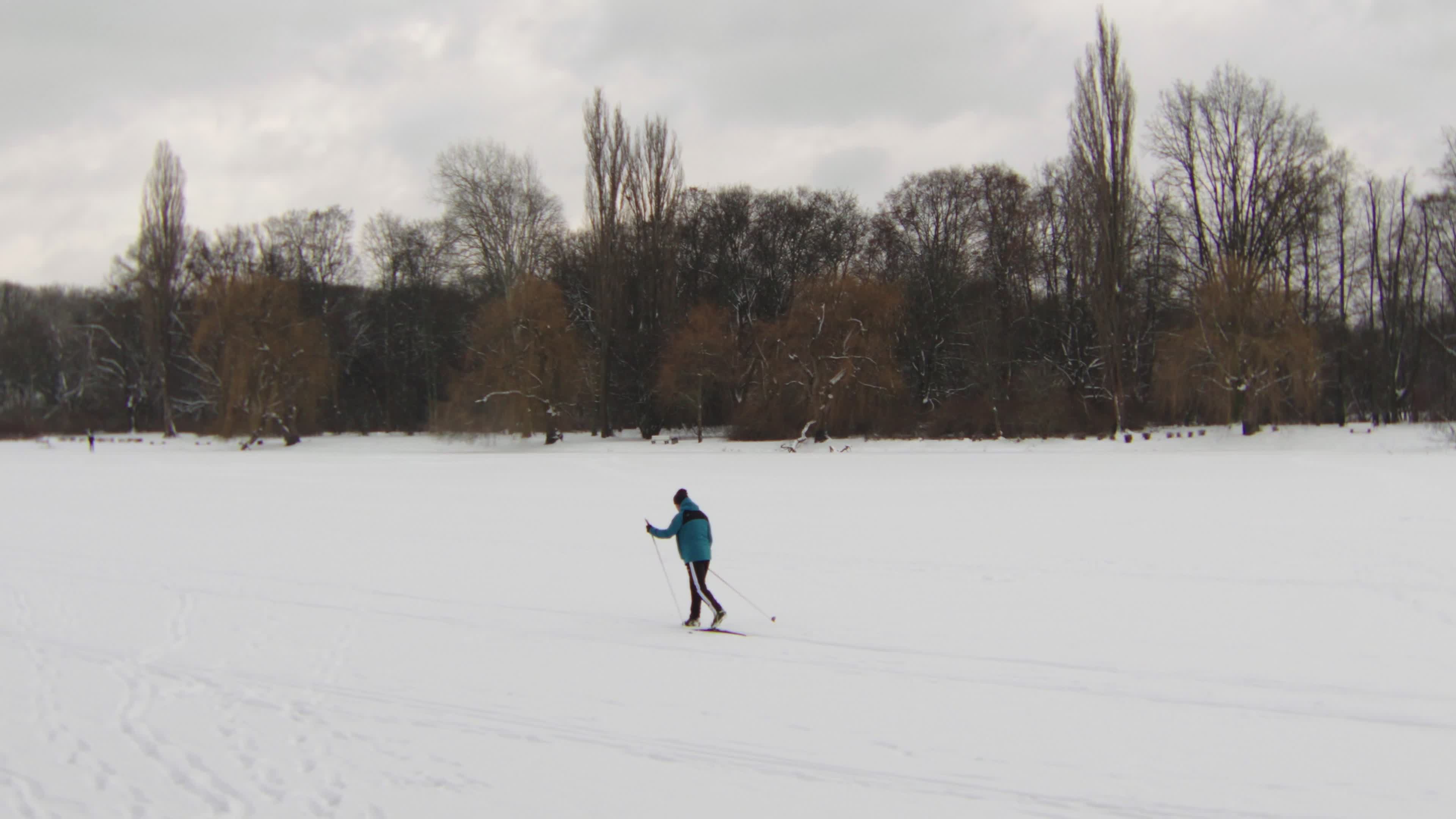 Heavy snowfall, strong winds and flood warnings issued across Poland