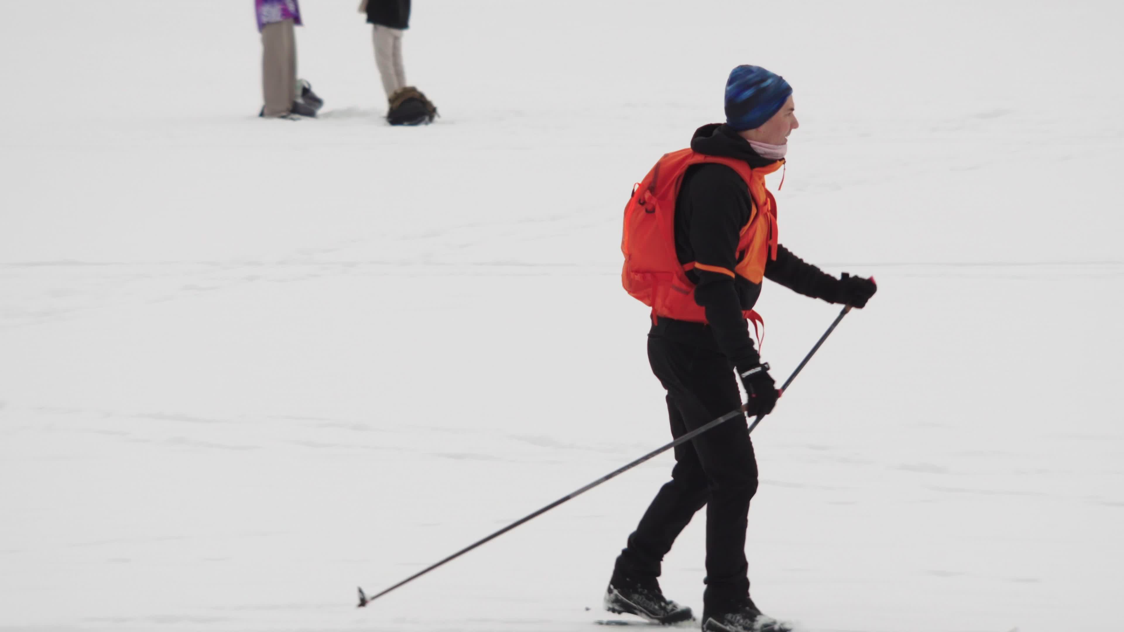 Heavy snowfall, strong winds and flood warnings issued across Poland