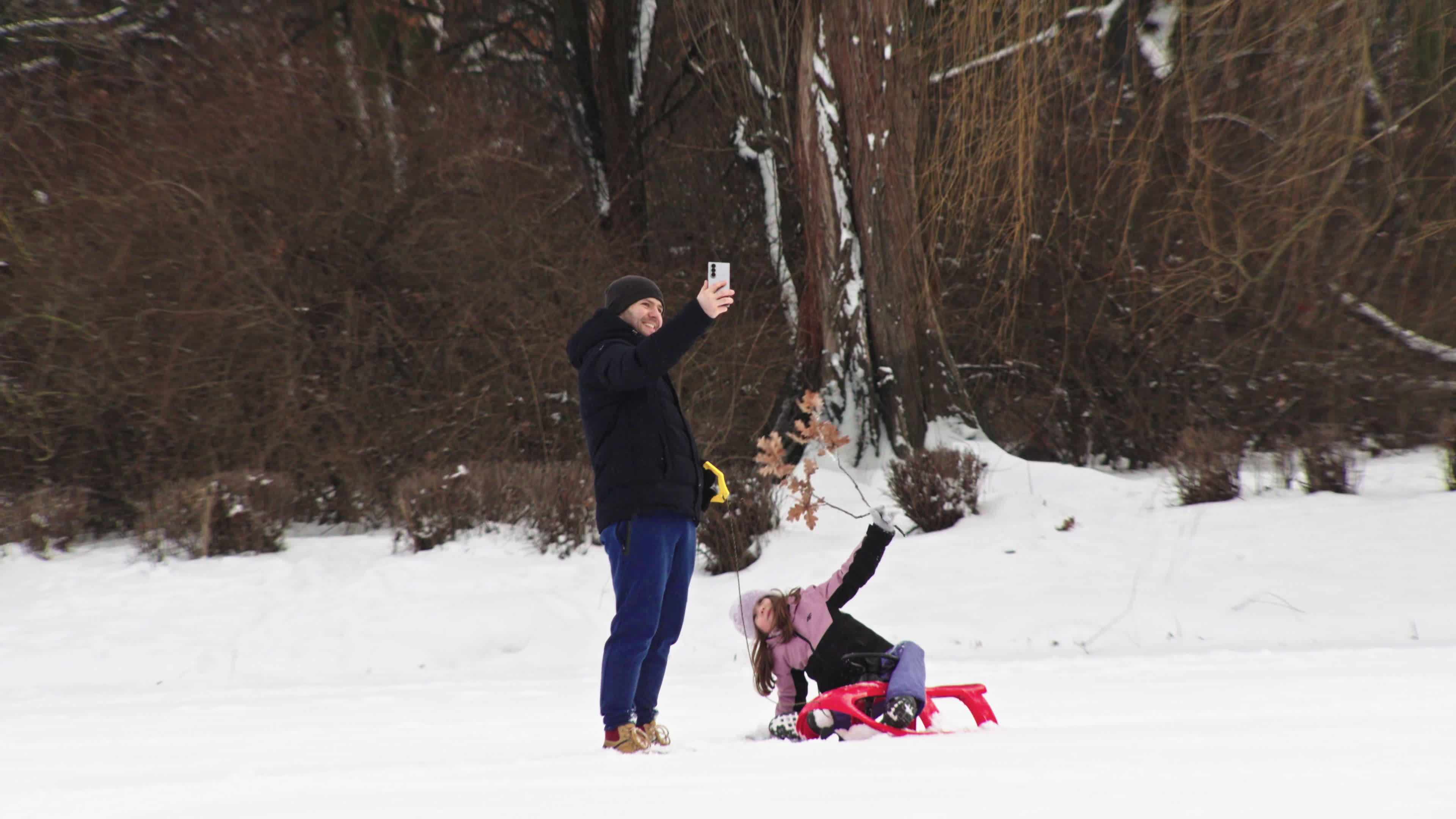 Strong winds and heavy snowfall as warnings issued across Poland