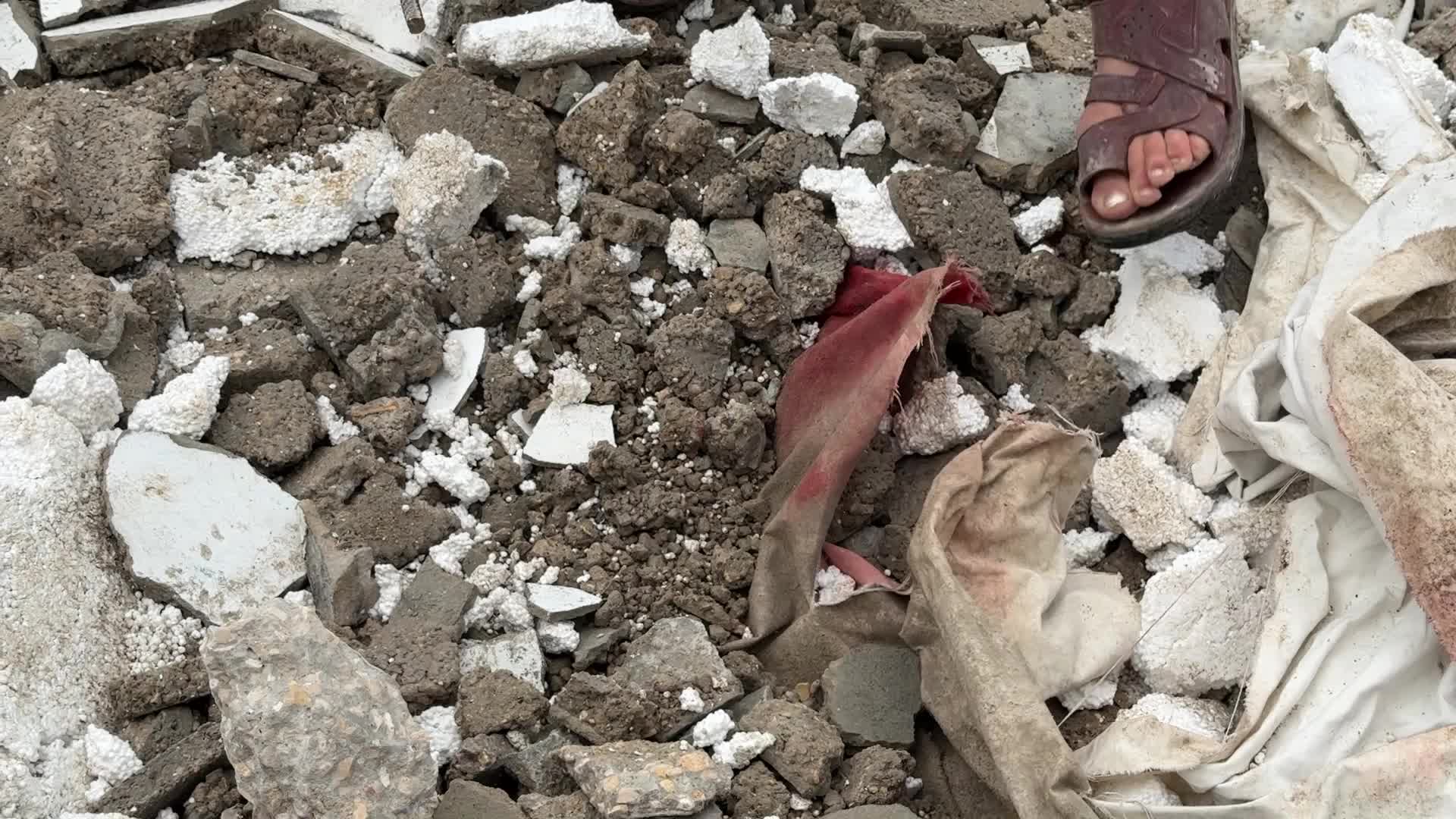 Palestinians Inspect War Damage in Gaza City Amid Ceasefire