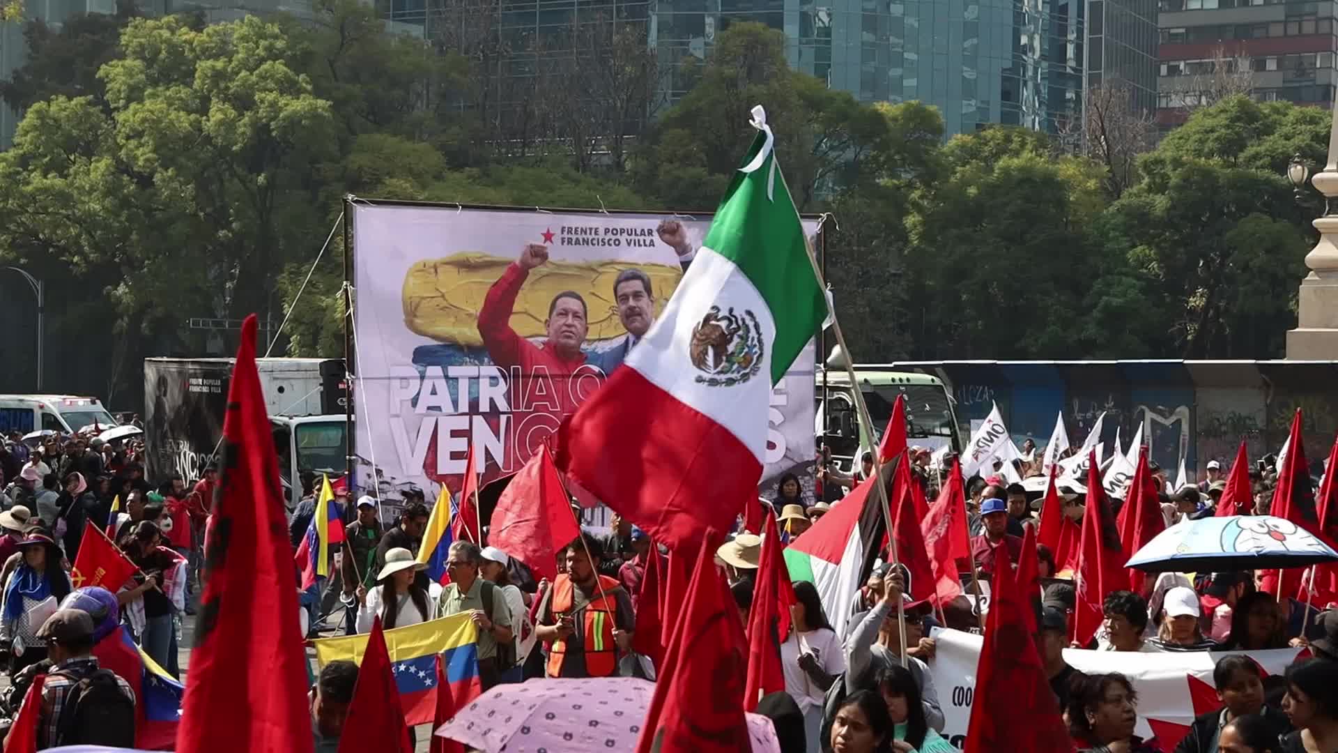 Demonstration in support of Venezuela after the capture of Nicolas Maduro.