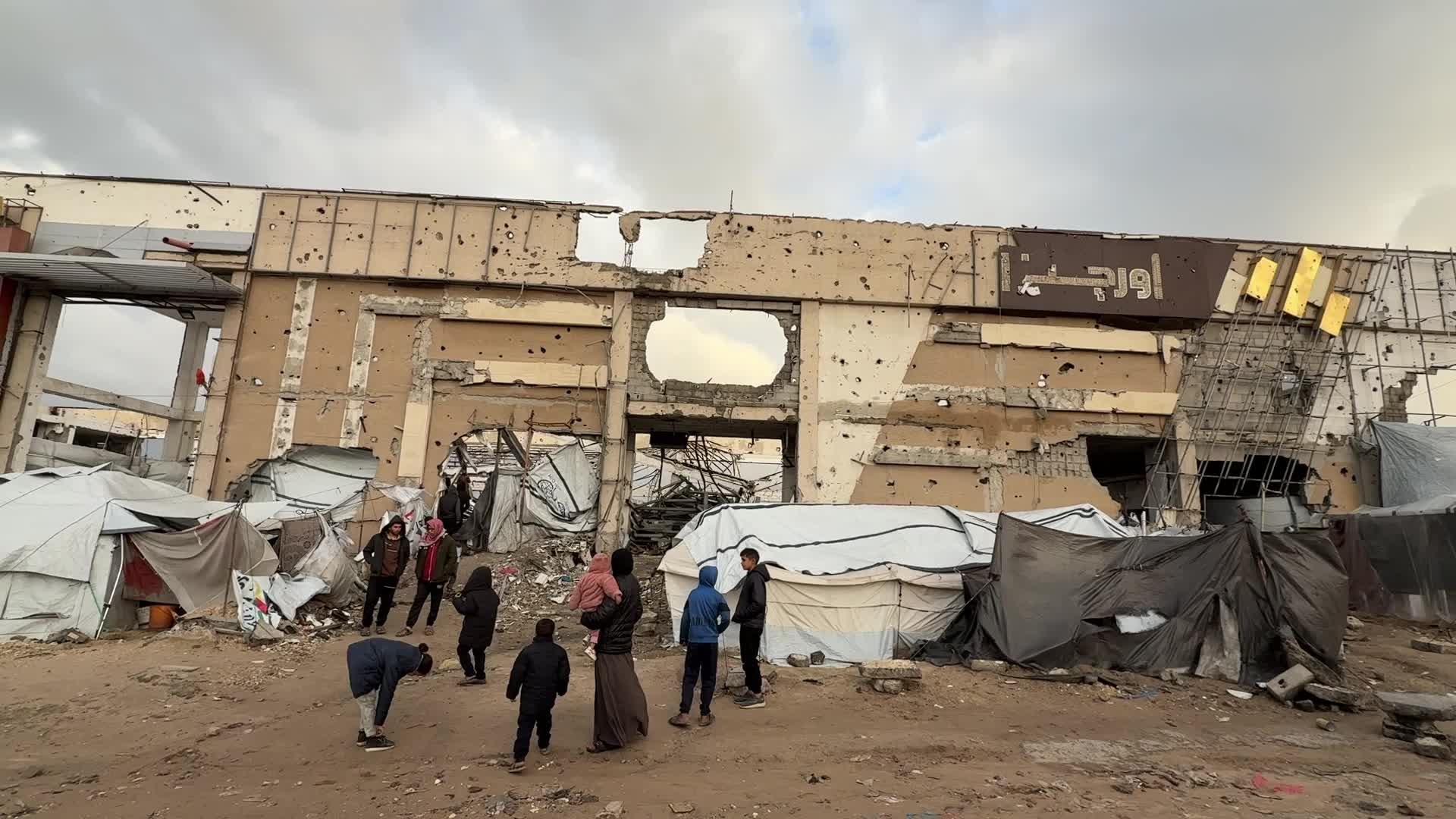 Palestinians Inspect War Damage in Gaza City Amid Ceasefire