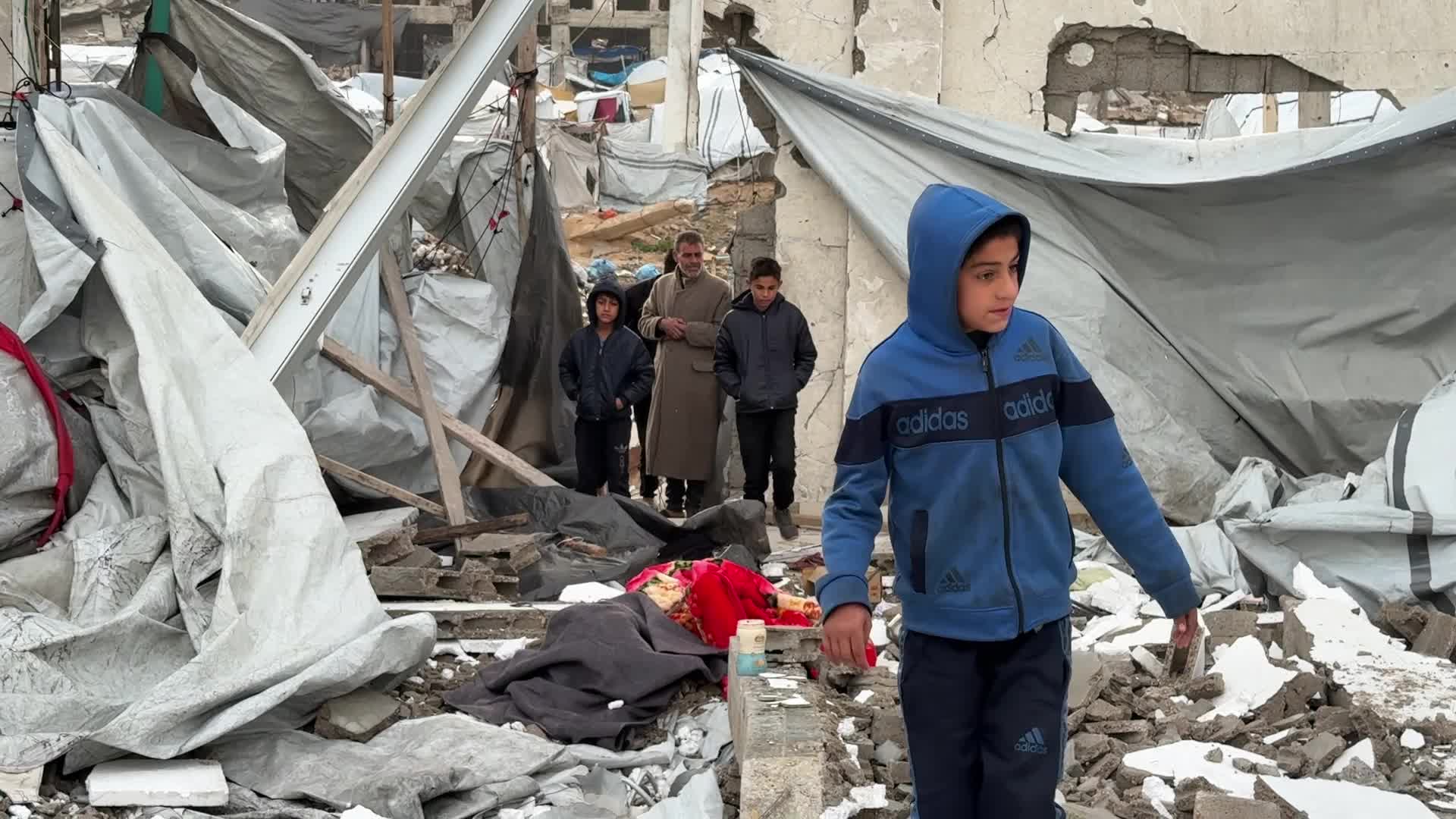 Palestinians Inspect War Damage in Gaza City Amid Ceasefire