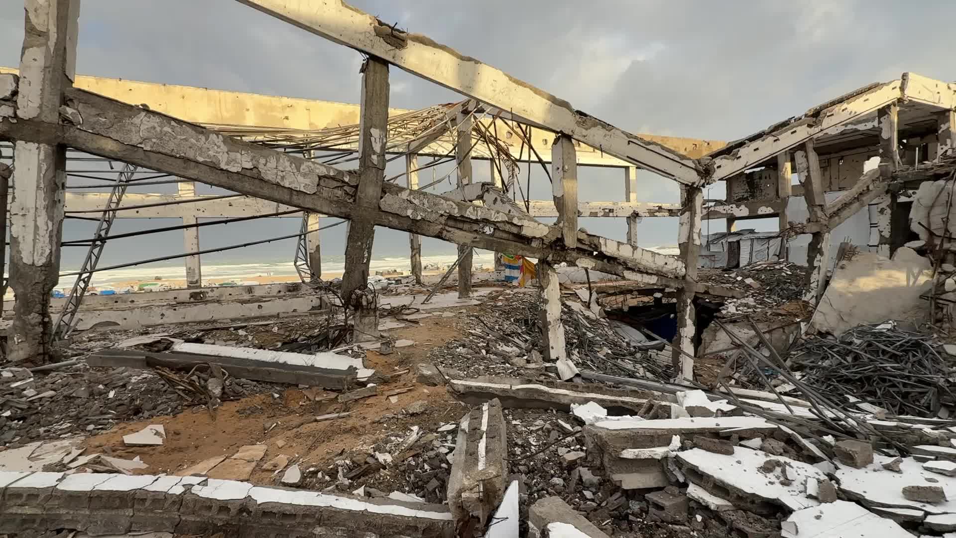 Palestinians Inspect War Damage in Gaza City Amid Ceasefire