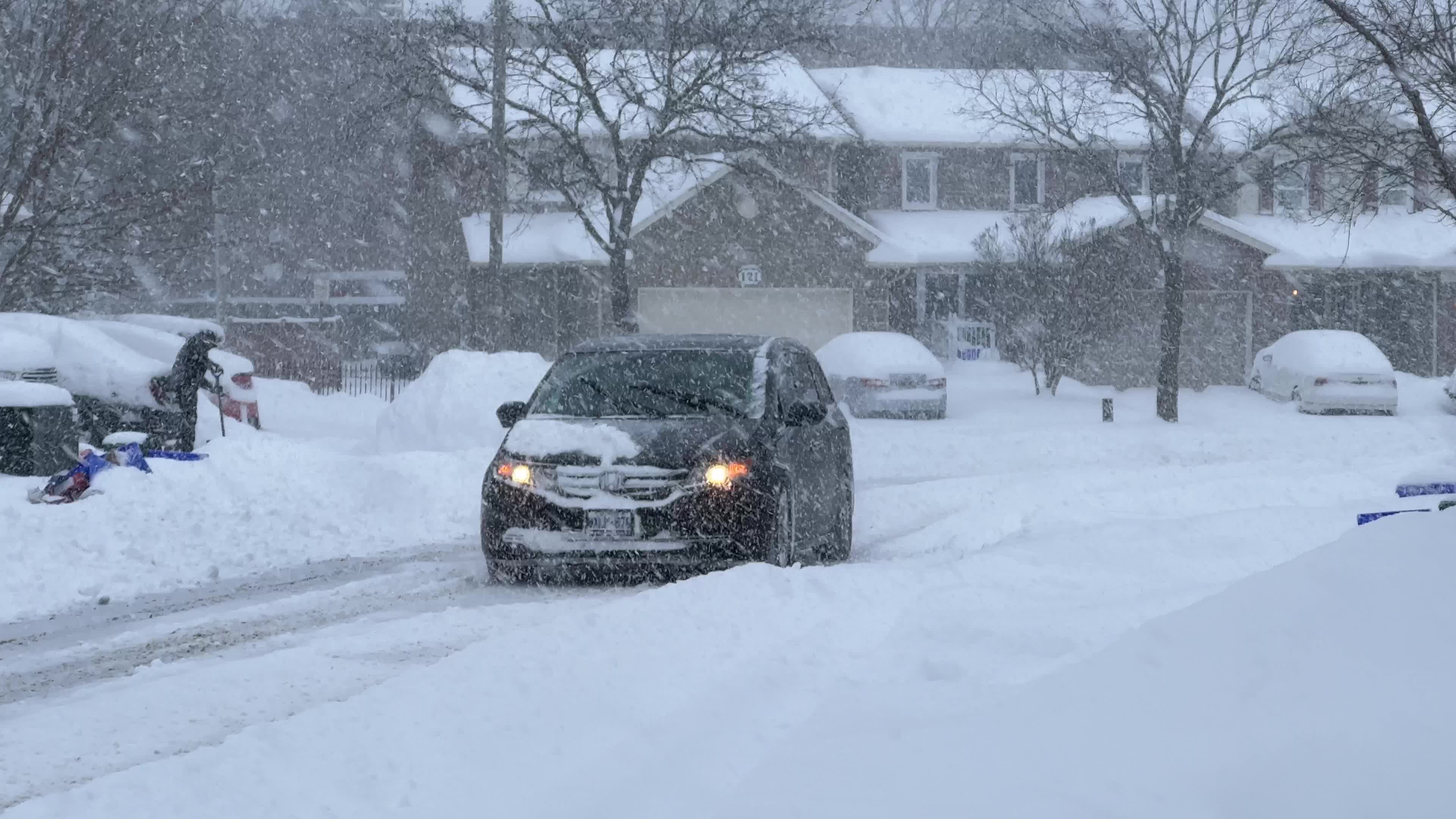 Biggest snowstorm of the winter season hits Toronto