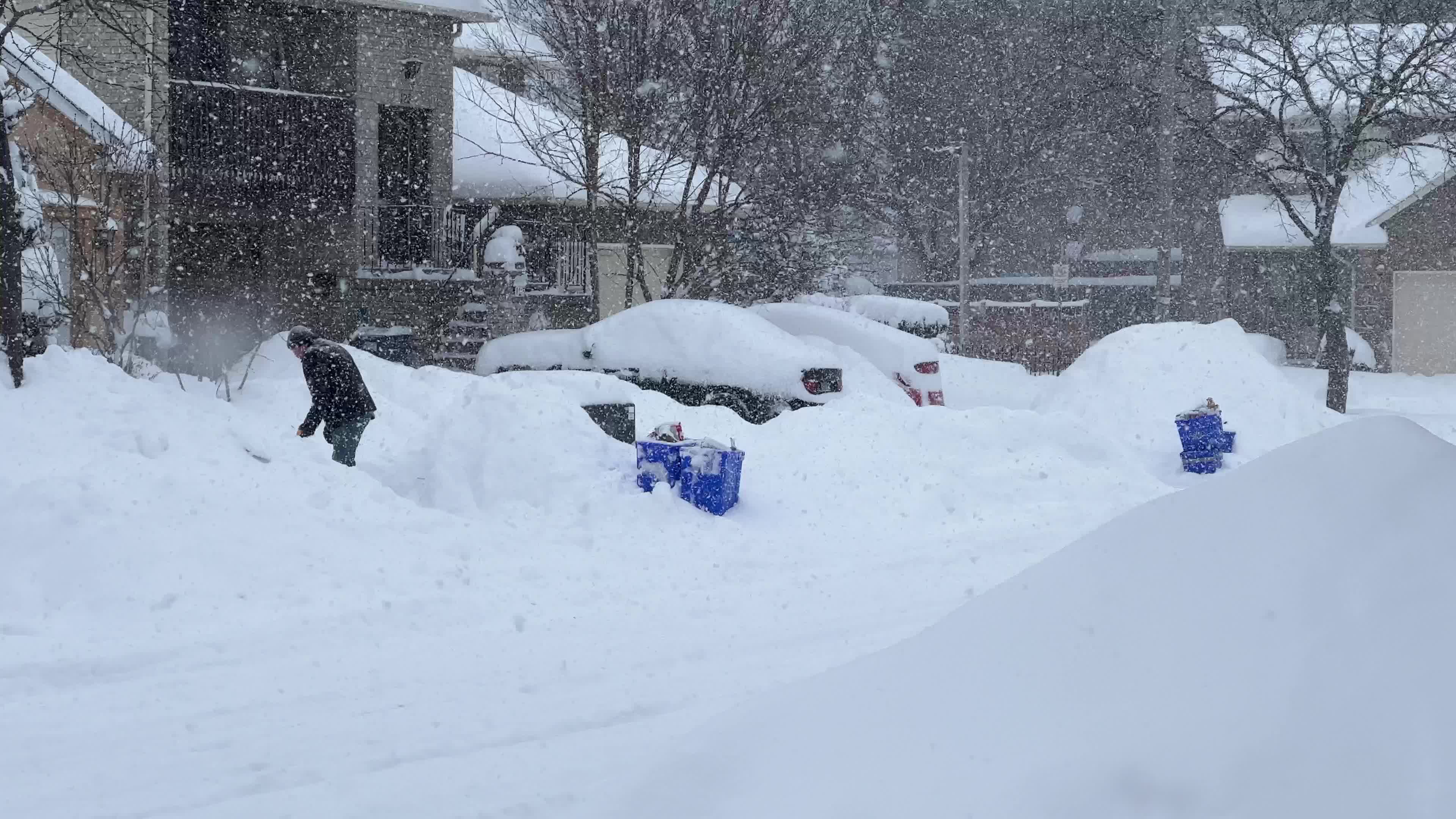 Biggest snowstorm of the winter season hits Toronto