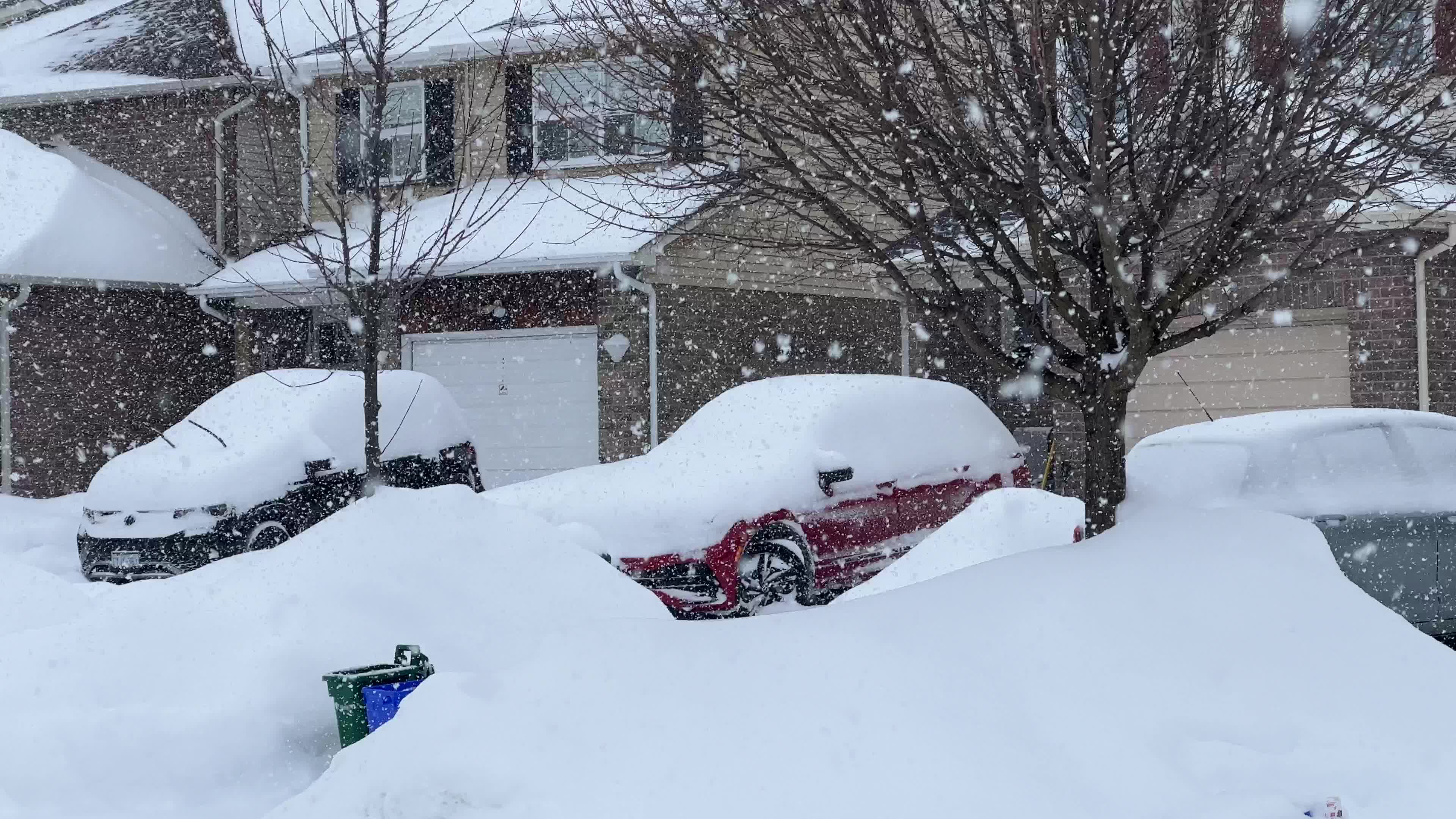 Biggest snowstorm of the winter season hits Toronto