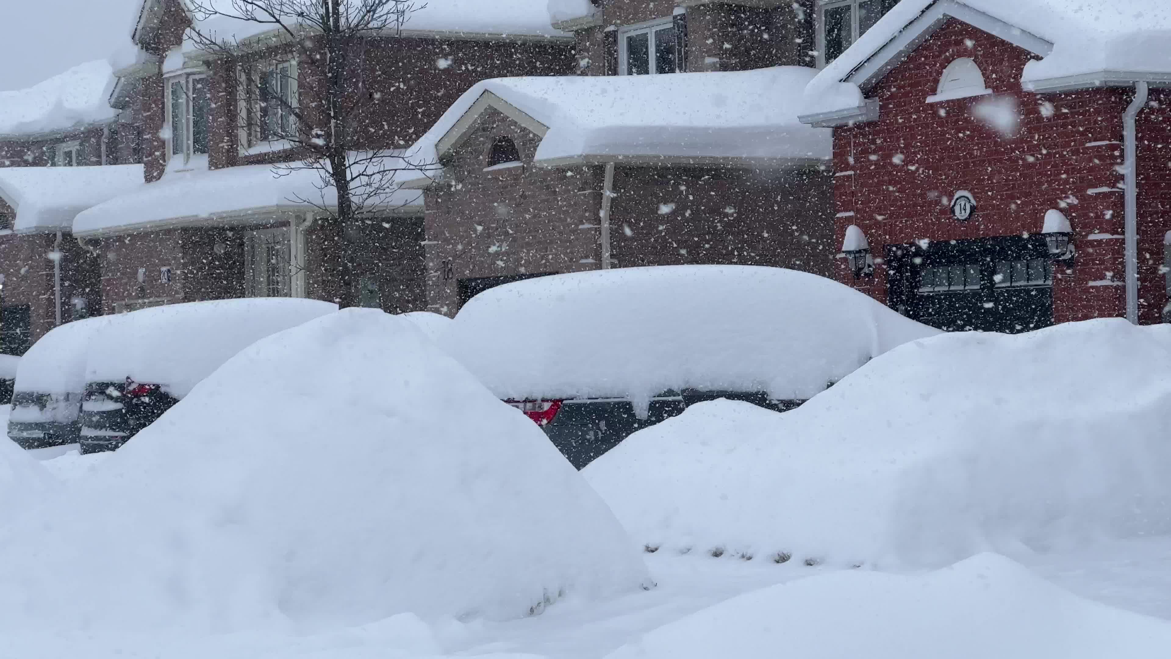 Biggest snowstorm of the winter season hits Toronto