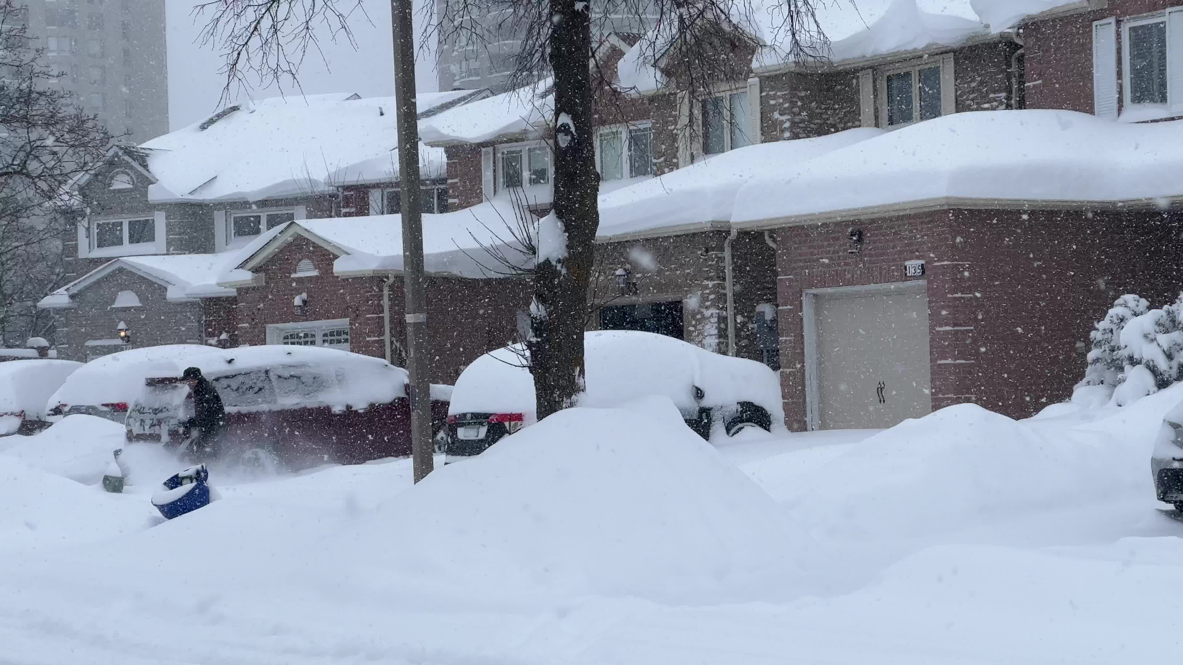 Biggest snowstorm of the winter season hits Toronto