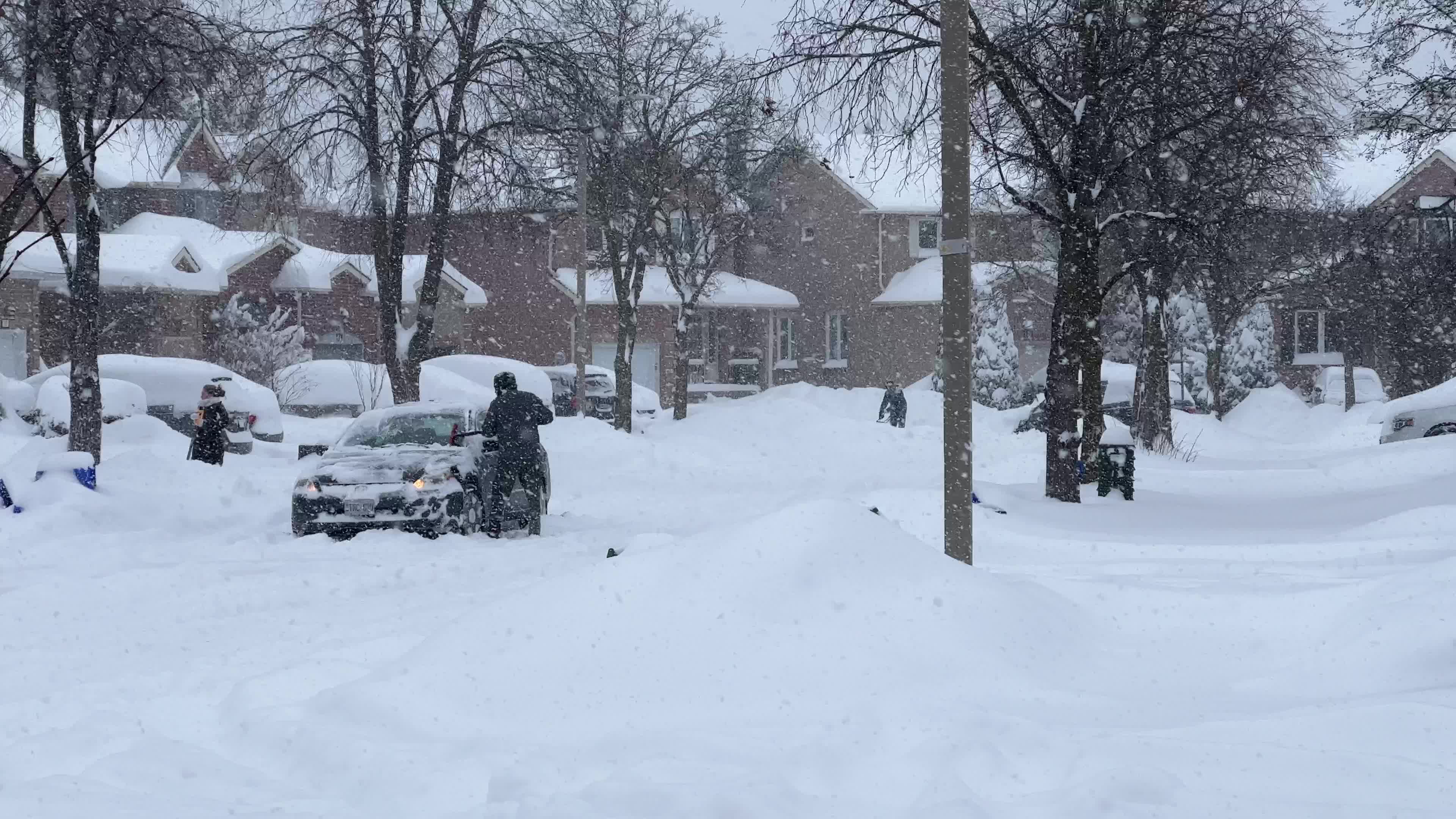Biggest snowstorm of the winter season hits Toronto