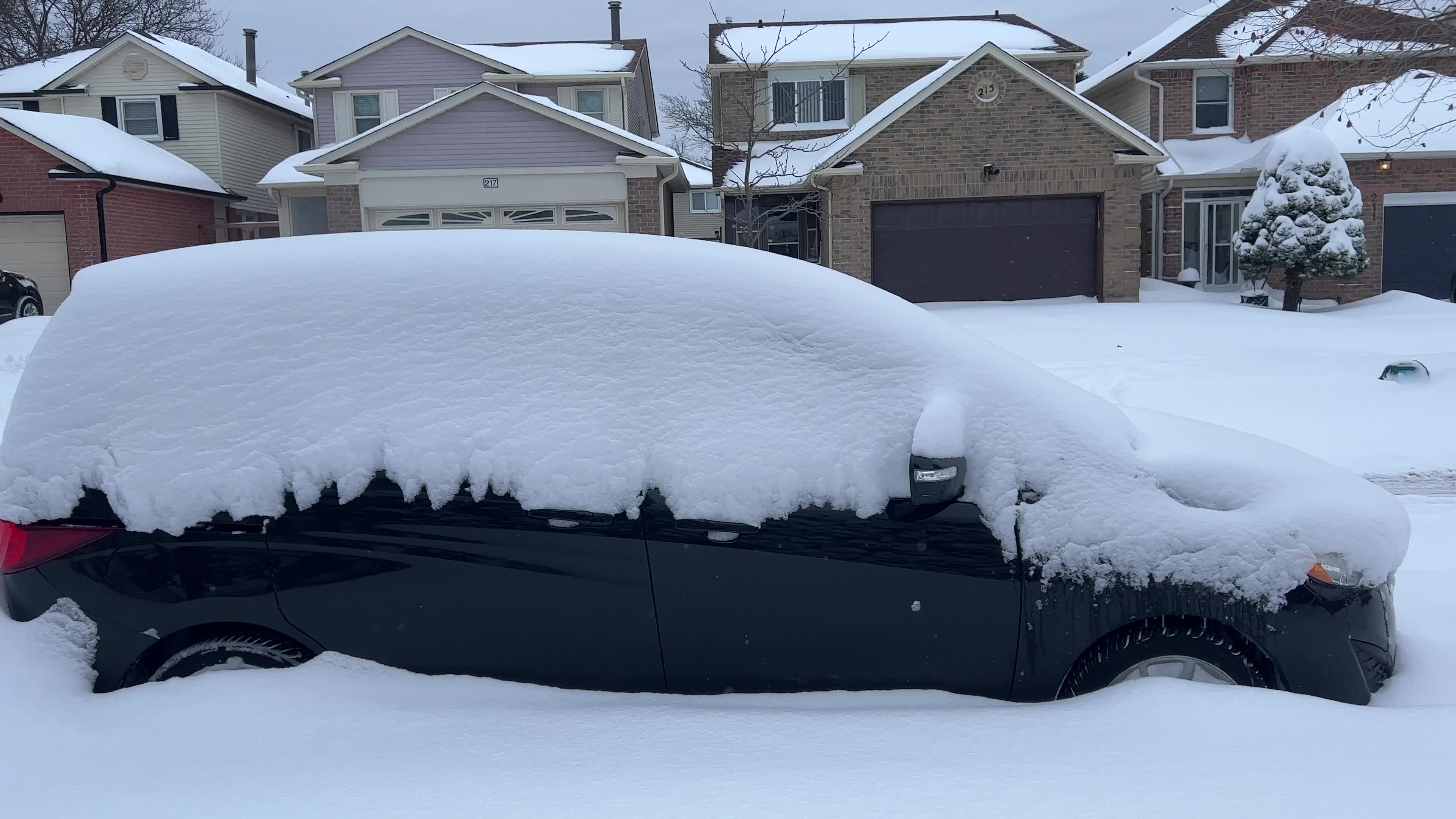 Biggest snowstorm of the winter season hits Toronto