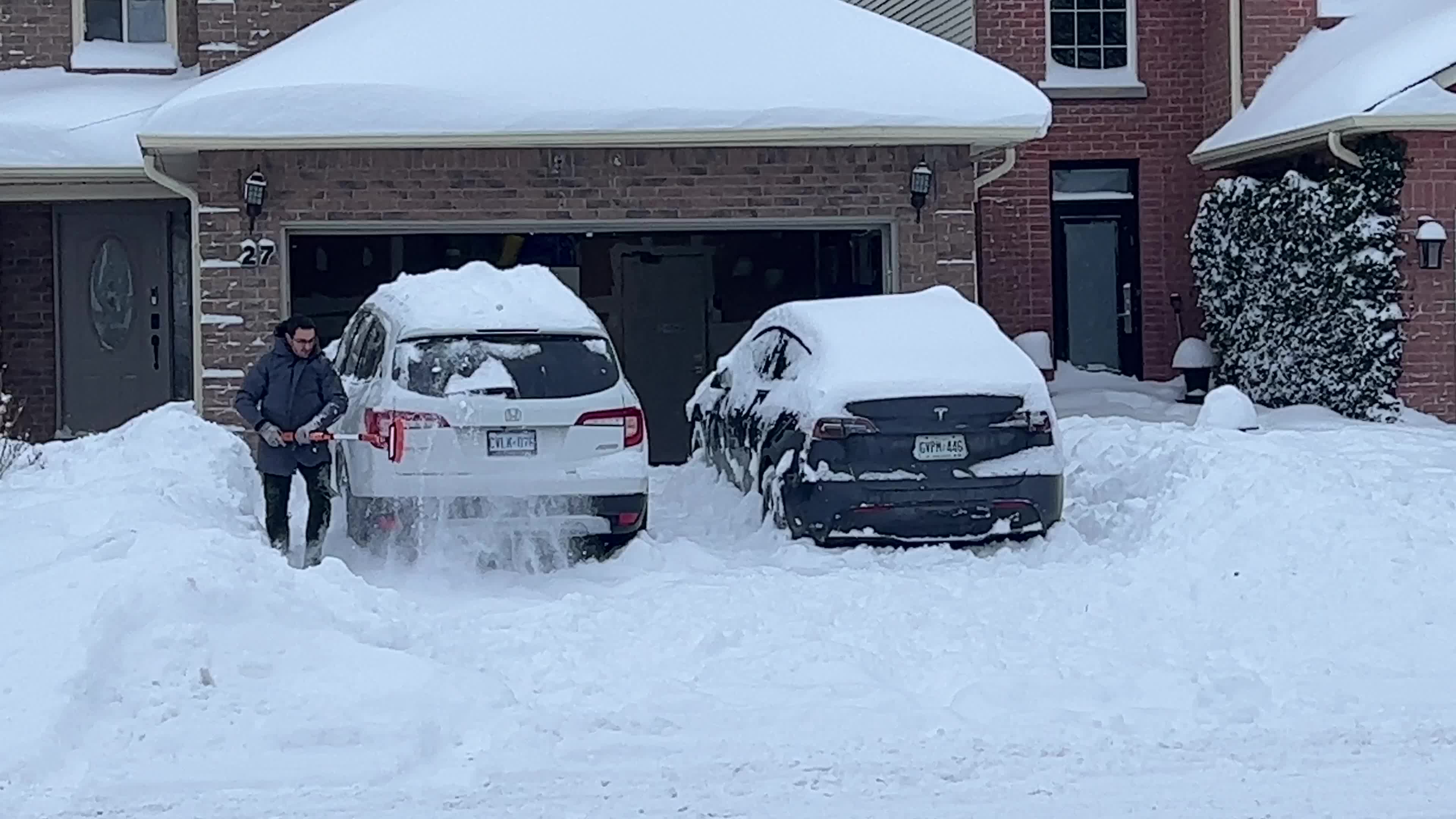 Biggest snowstorm of the winter season hits Toronto