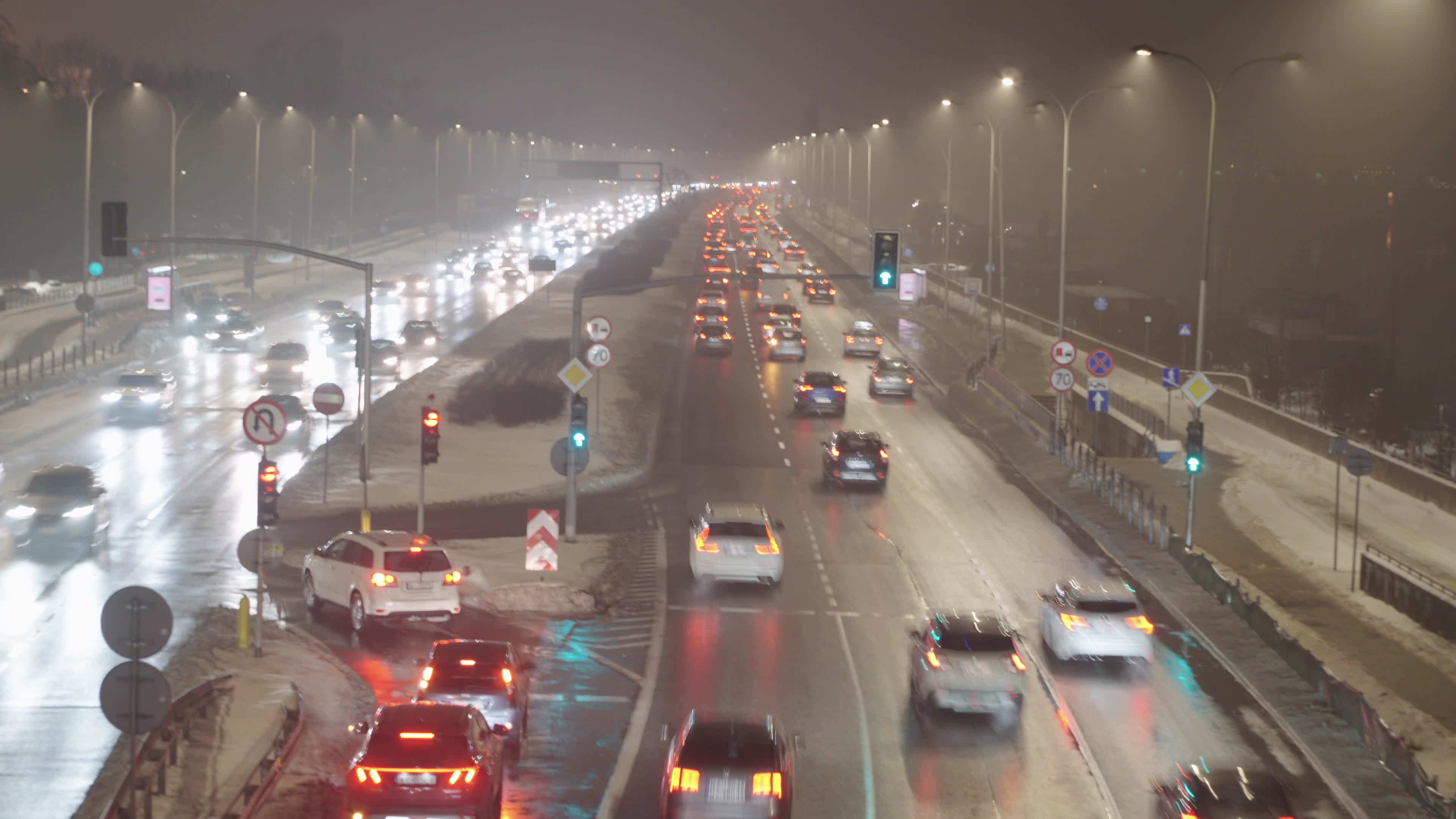 Freezing rain and ice cause major disruptions across Poland