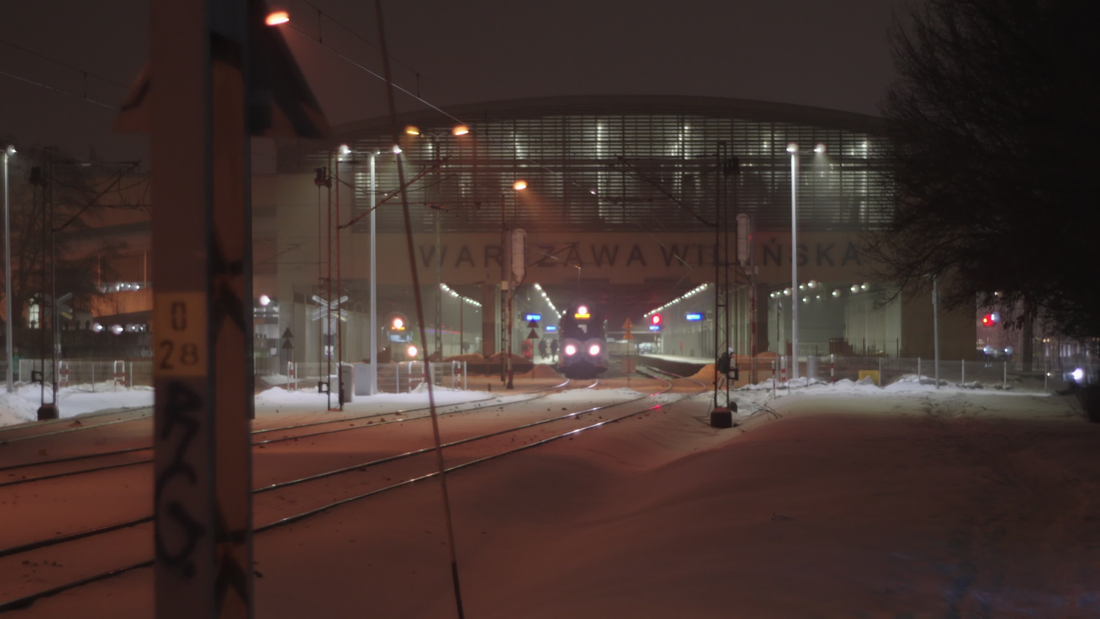 Freezing rain and ice cause major disruptions across Poland