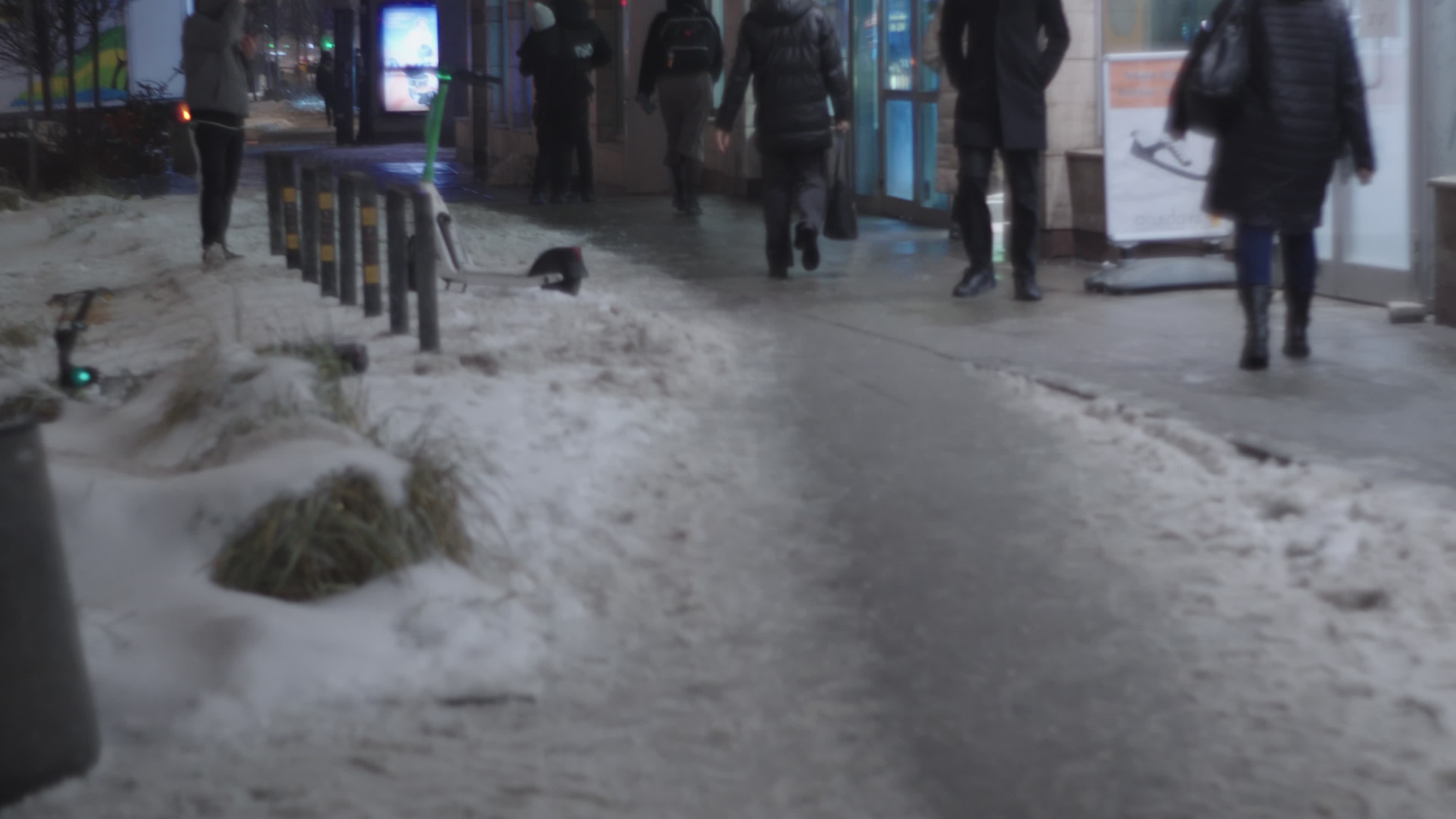 Freezing rain and ice cause major disruptions across Poland