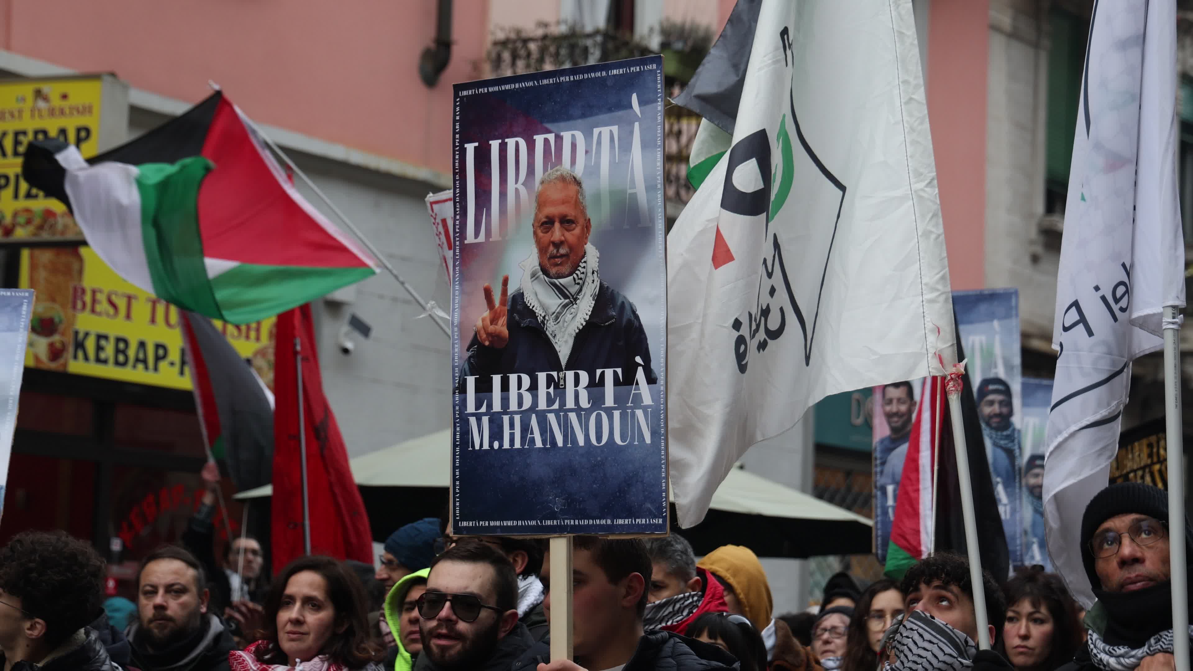 The demonstration in support of Palestine and the ABSPP Association in front of the Milan's headquarters on Via Venini in Milan