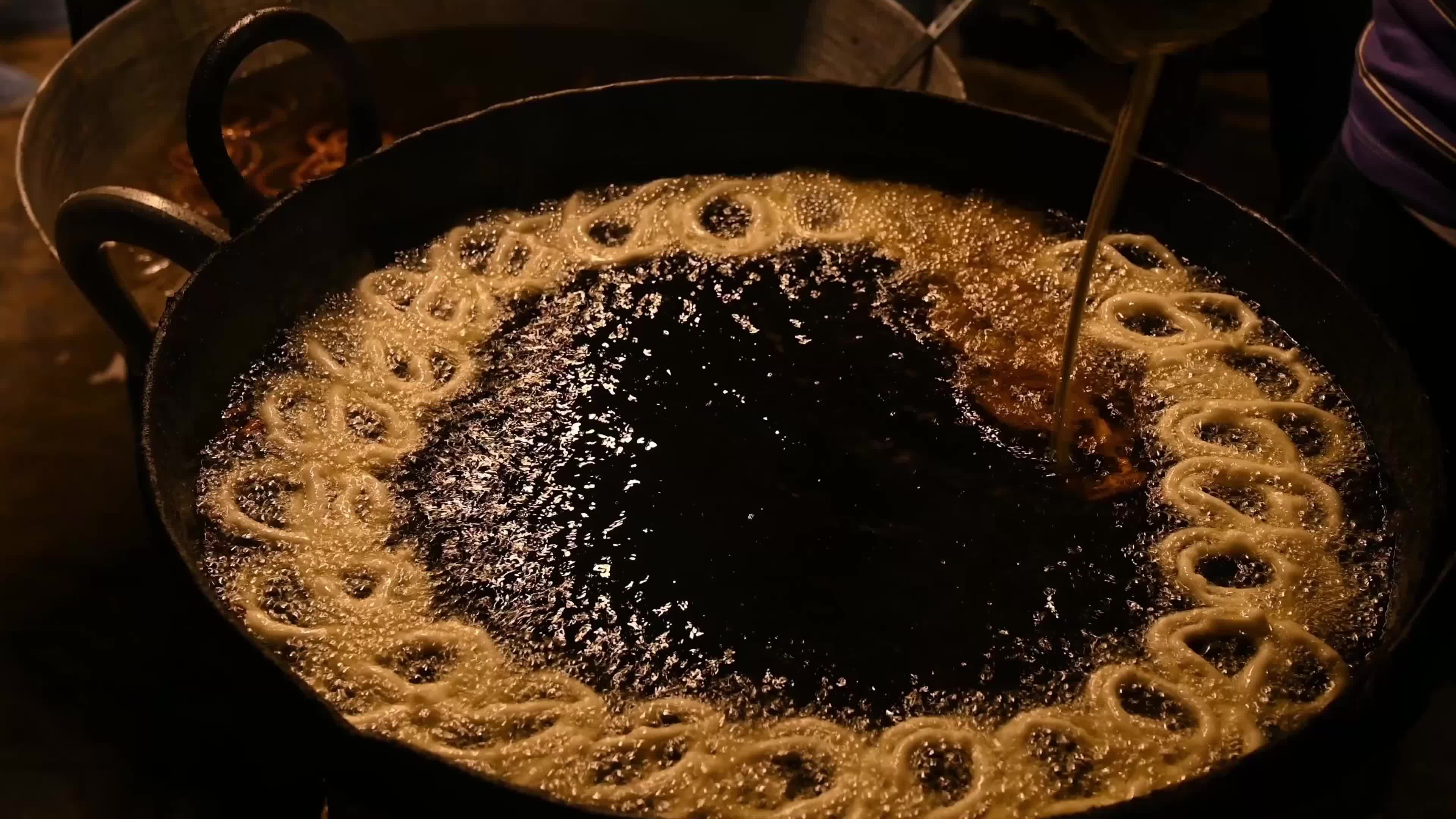 Jalebi and Samosa Shop - Street Food - Public debate on food 