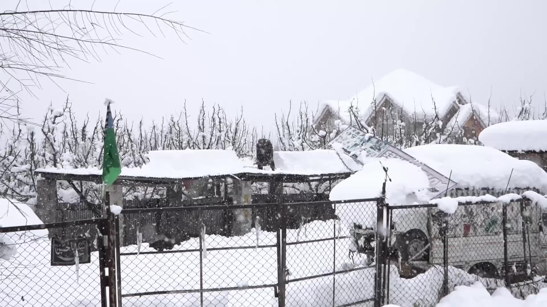 Heavy Snowfall in Kashmir 