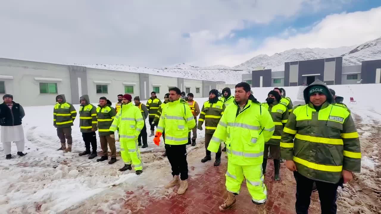 Over 1,500 people rescued after heavy snowfall in KP’s Tirah Valley; rescue operations continue
