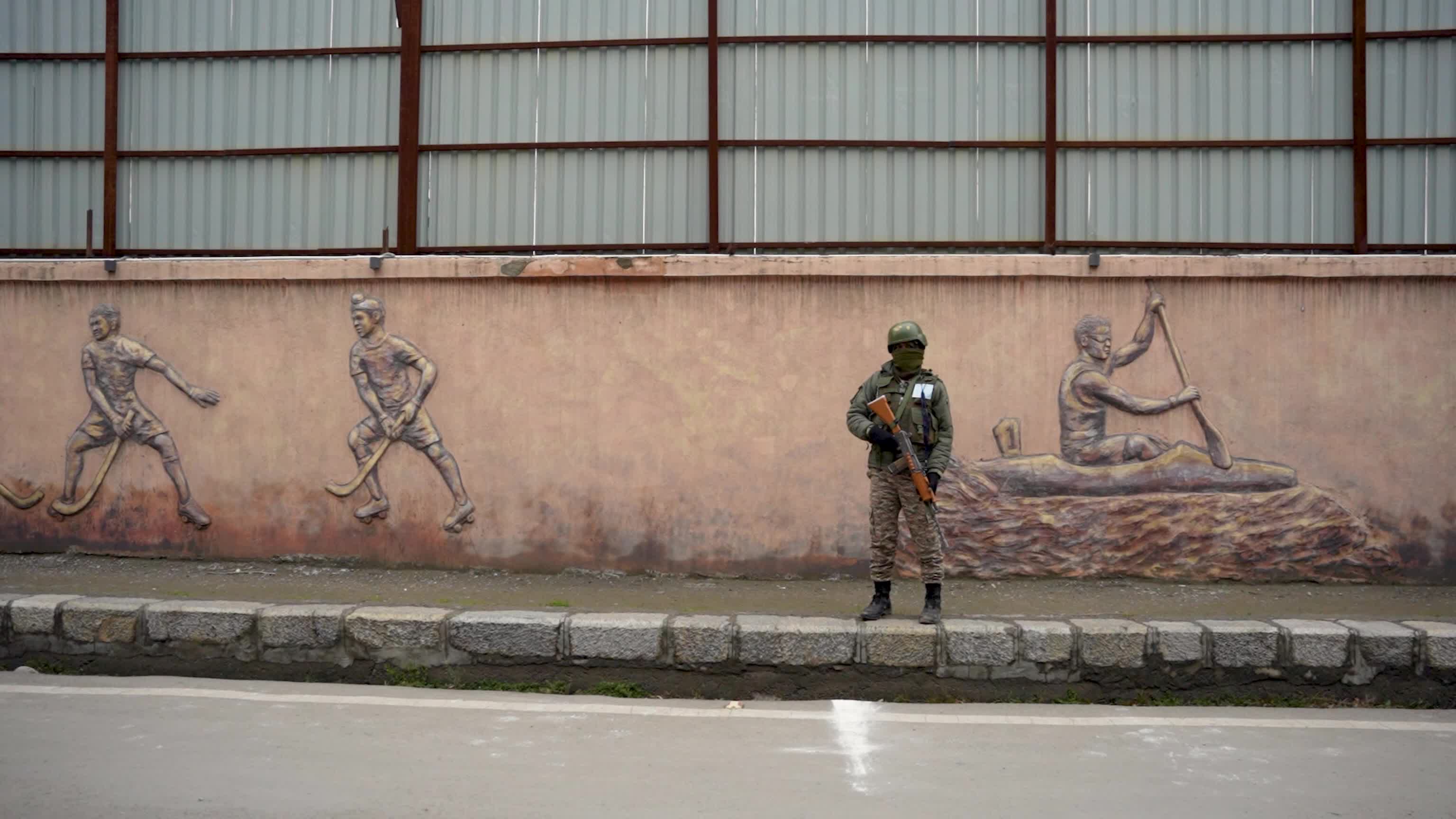 India's 77th republic day celebrated in Kashmir.