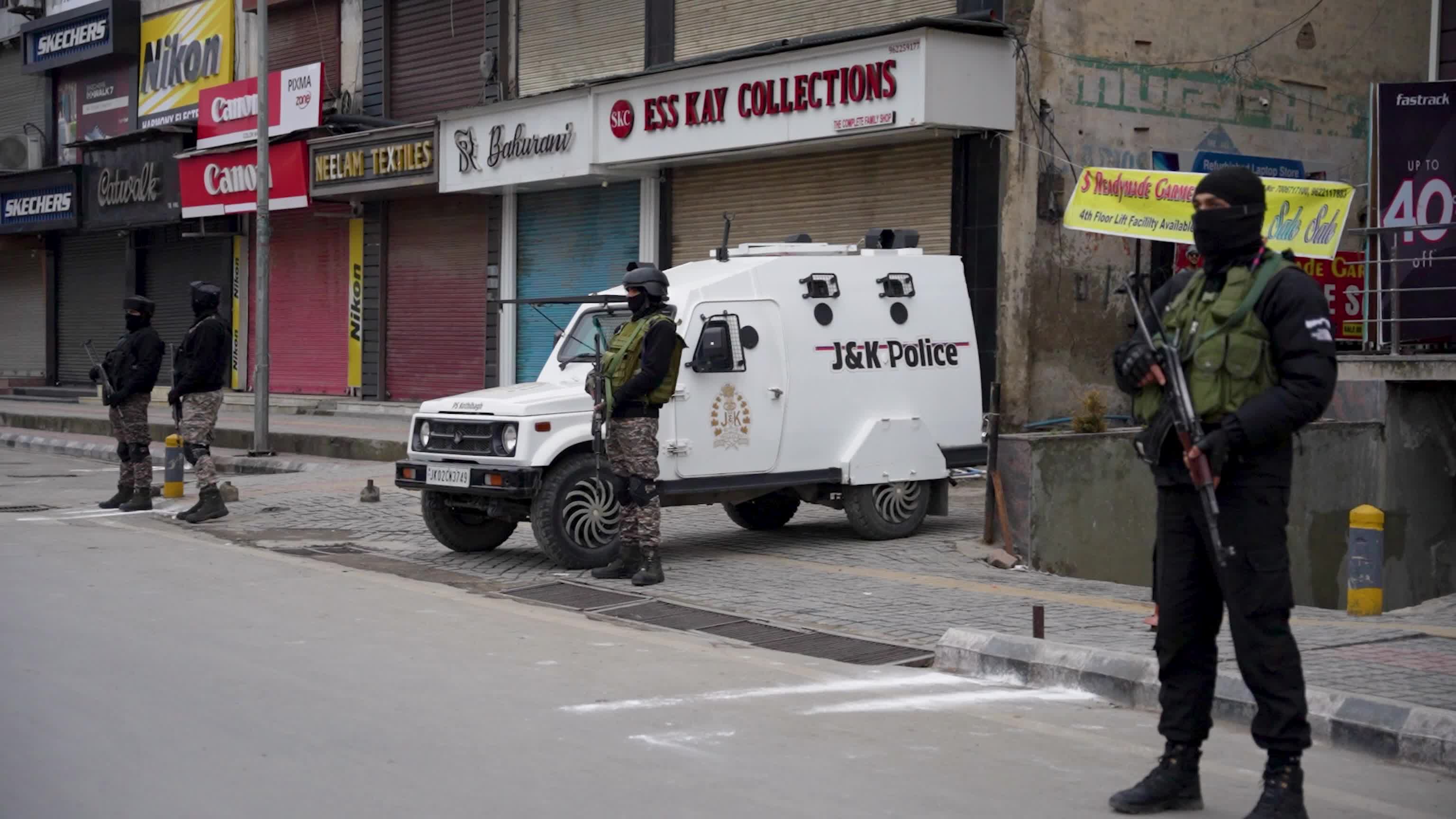 India's 77th republic day celebrated in Kashmir.