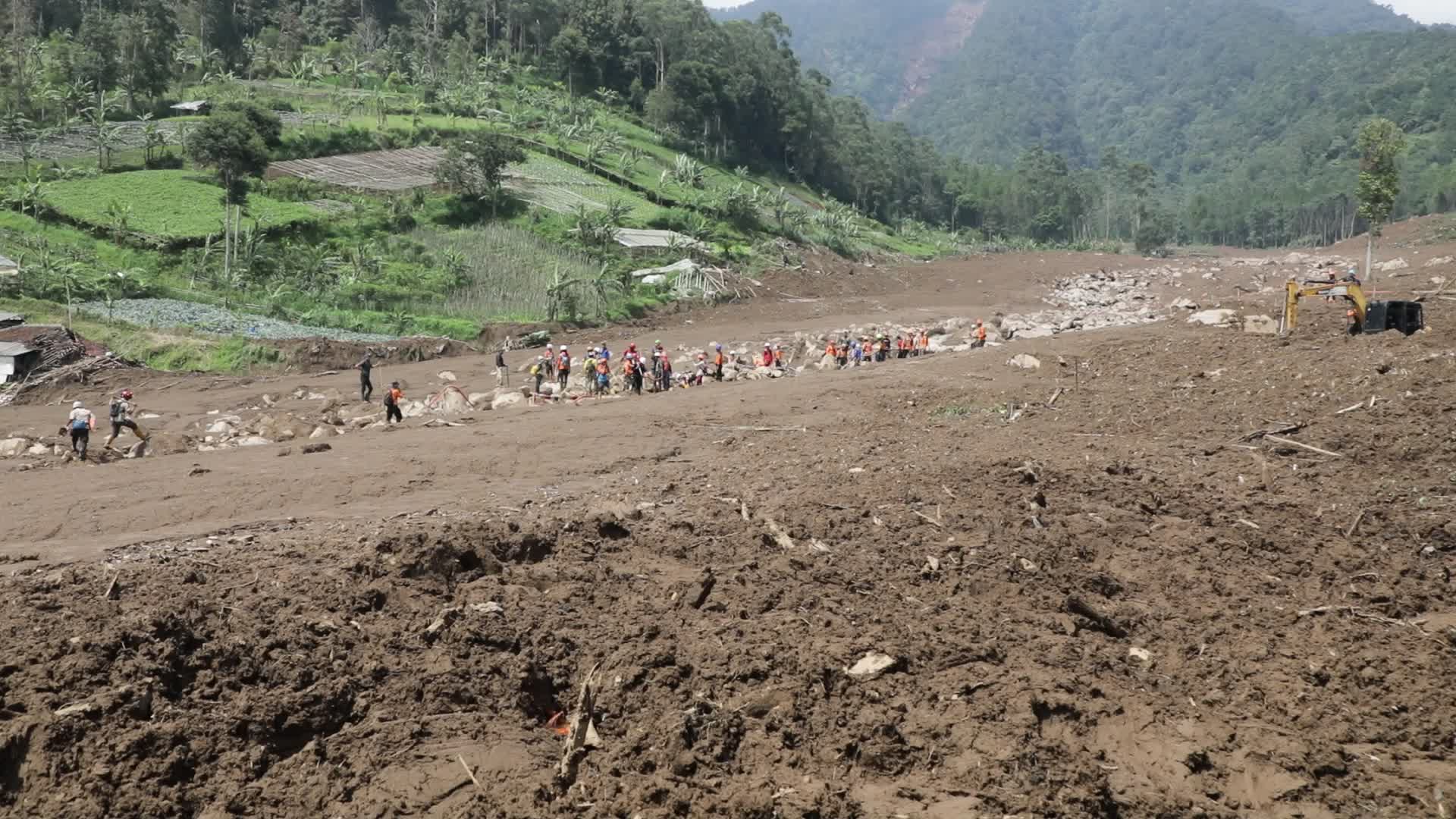 Indonesia landslide death toll rises to 17, dozens missing
